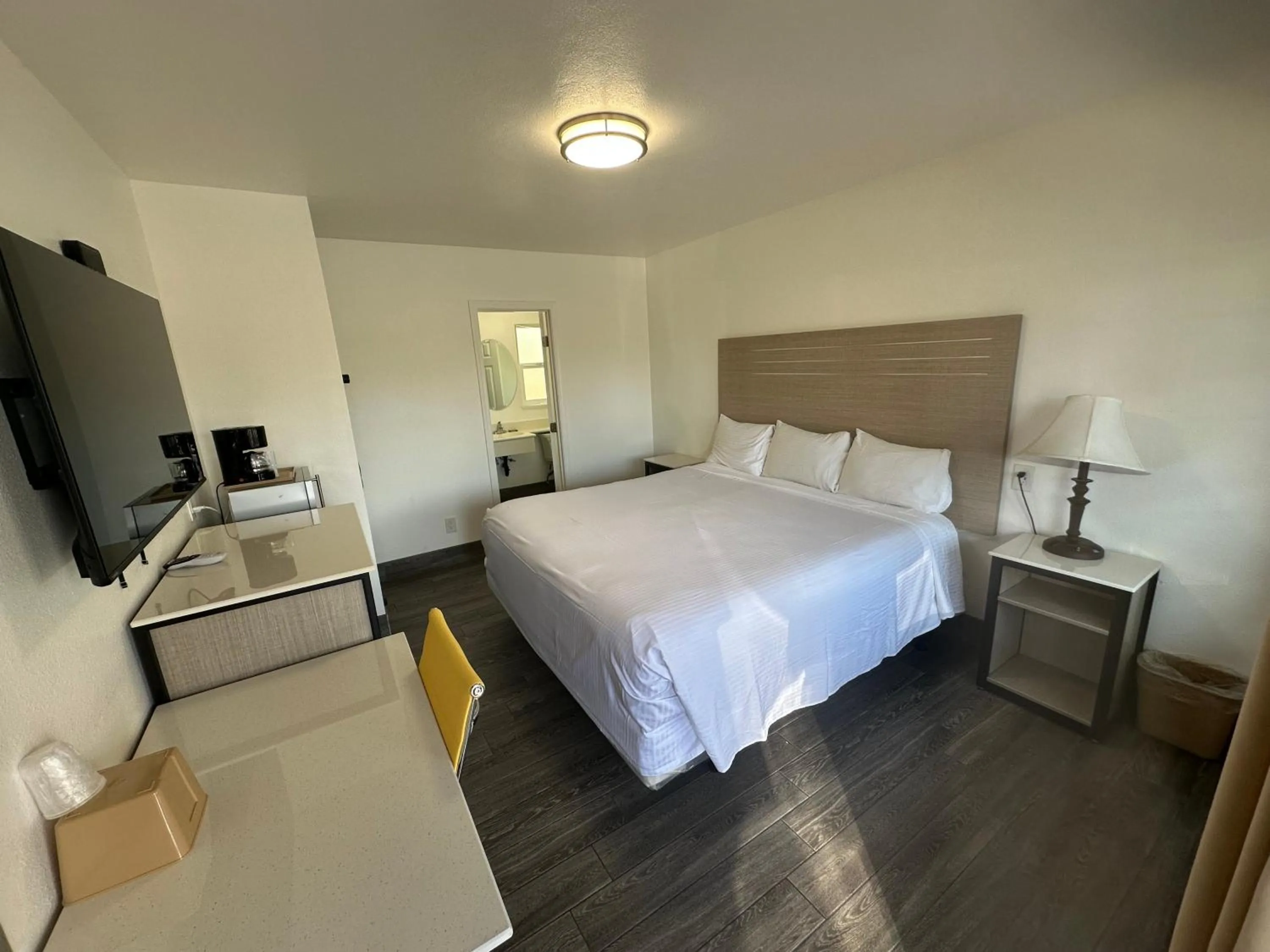 Bed in Town and Country Inn