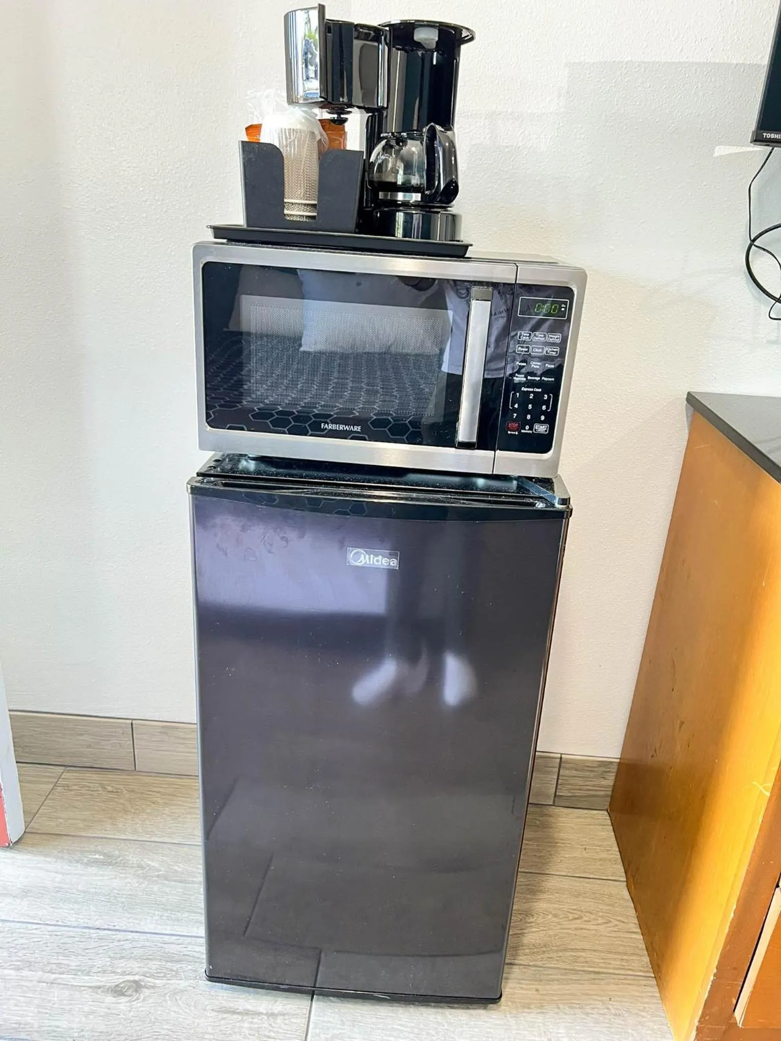 Coffee/tea facilities in Town and Country Inn