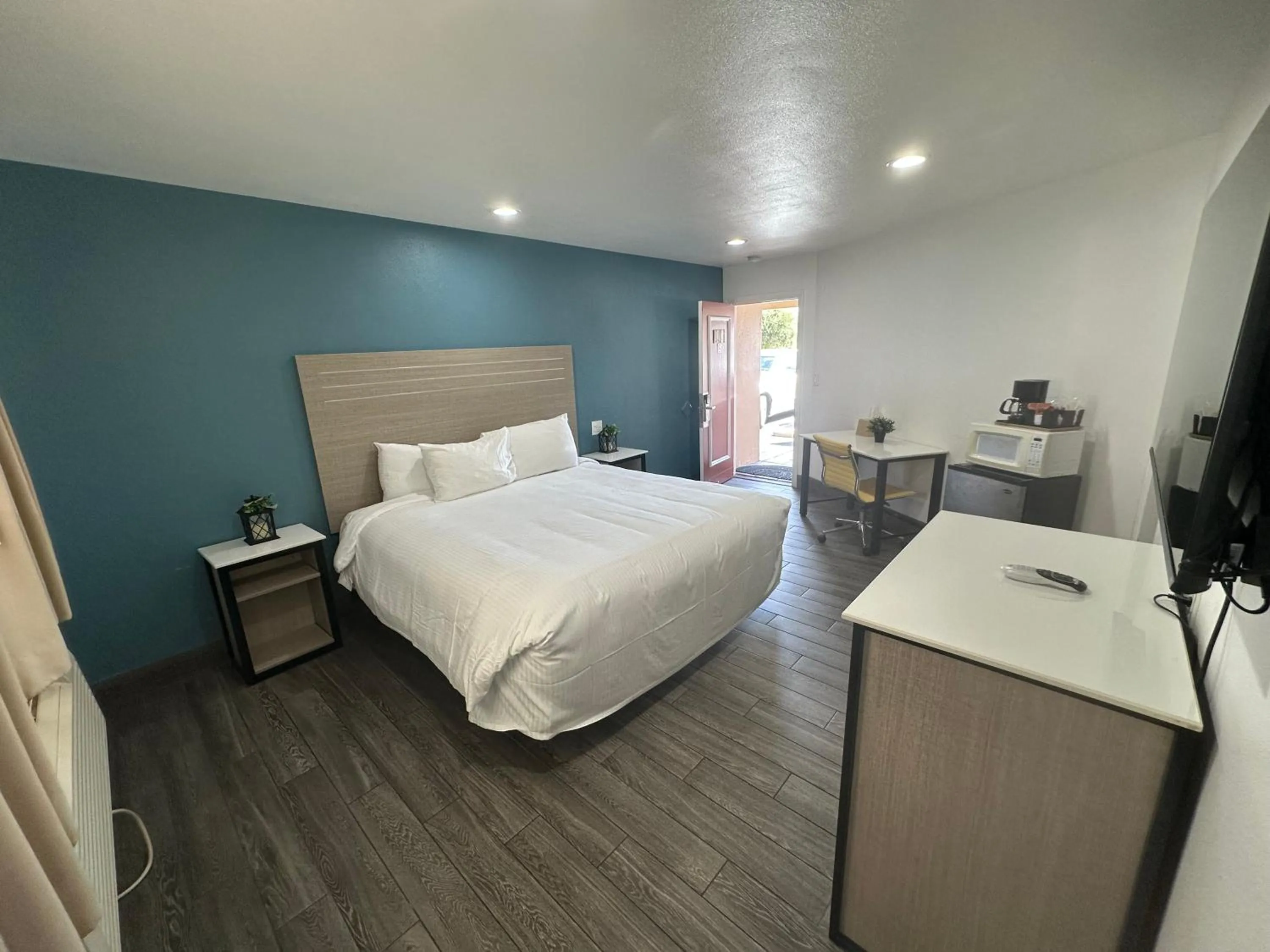 Bed in Town and Country Inn