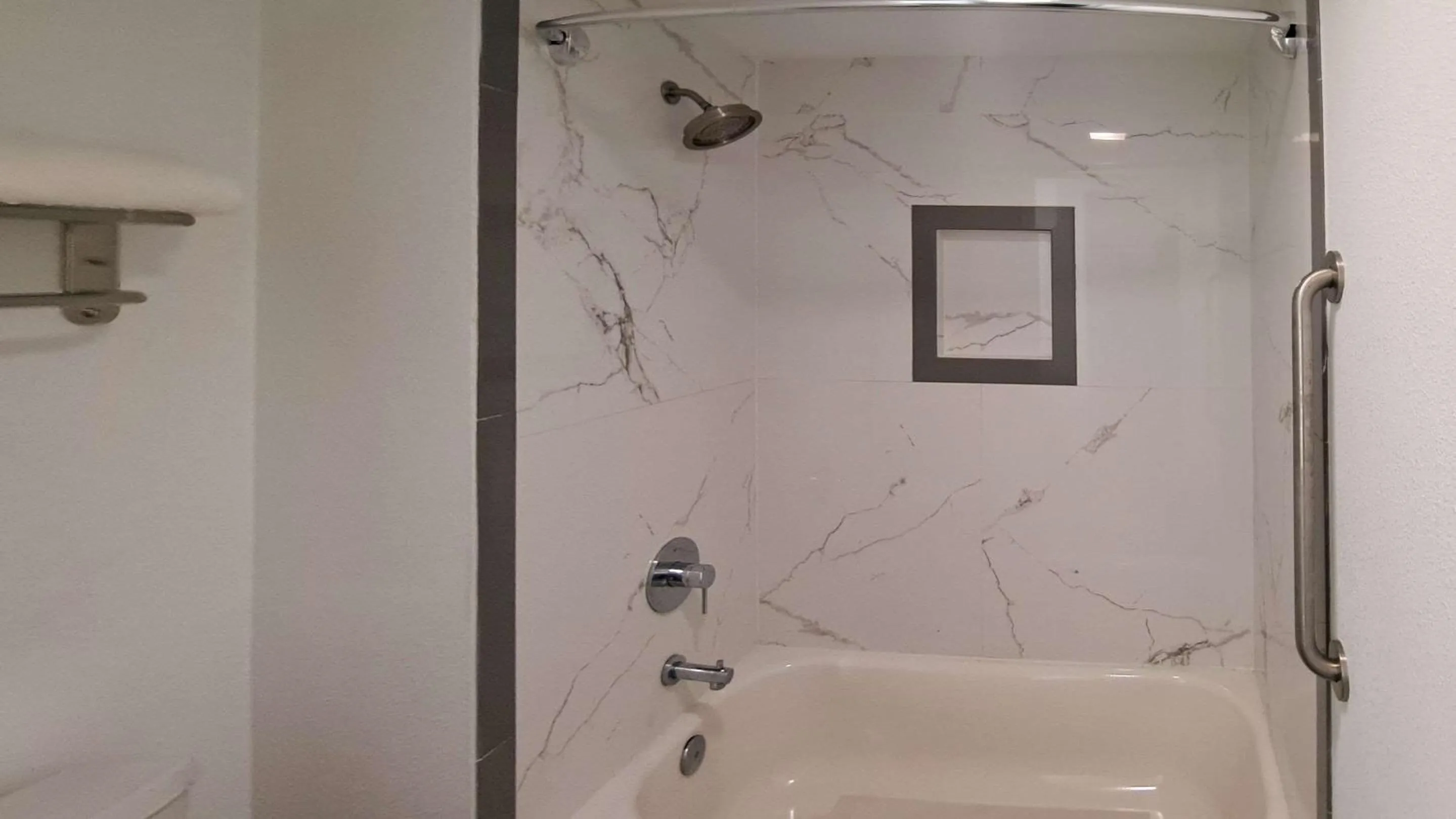 Bathroom in Clarion Pointe El Cajon San Diego East