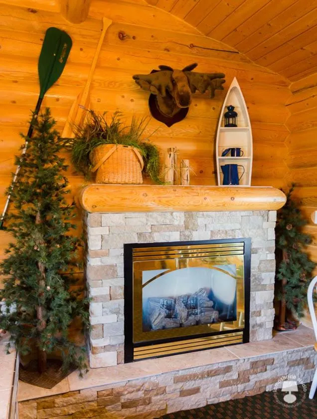 Decorative detail in Cabin Creek Inn