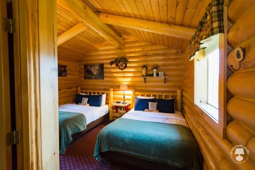 Photo of the whole room, Bed in Cabin Creek Inn