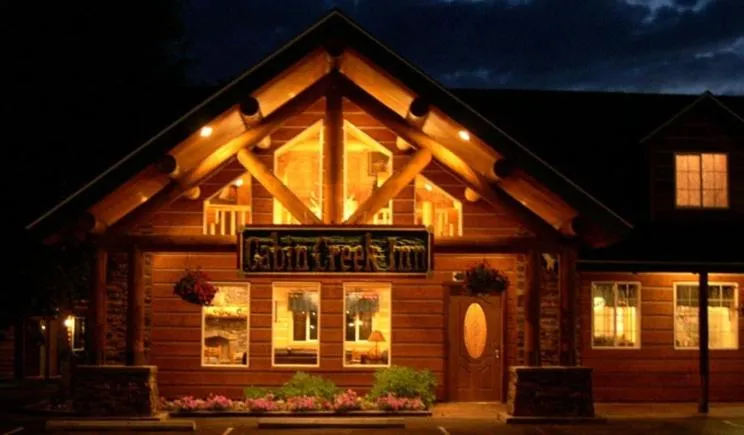 Property building in Cabin Creek Inn