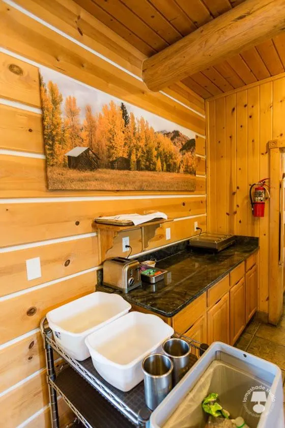 Decorative detail in Cabin Creek Inn