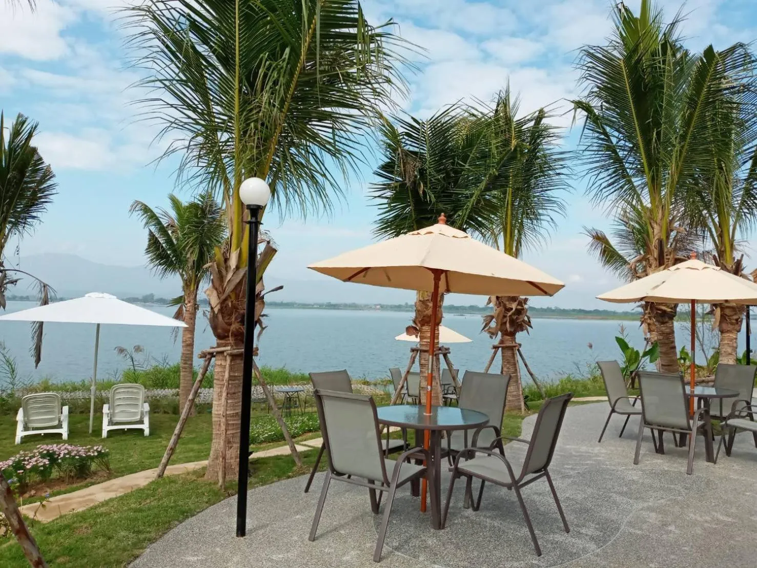 Restaurant/places to eat in Naga Tara Boutique Resort