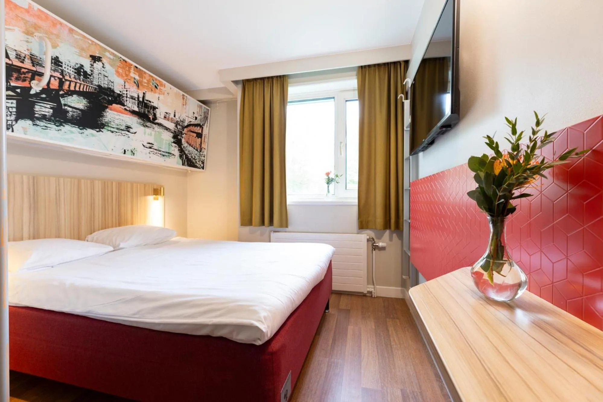 Photo of the whole room, Bed in Good Morning Västerås