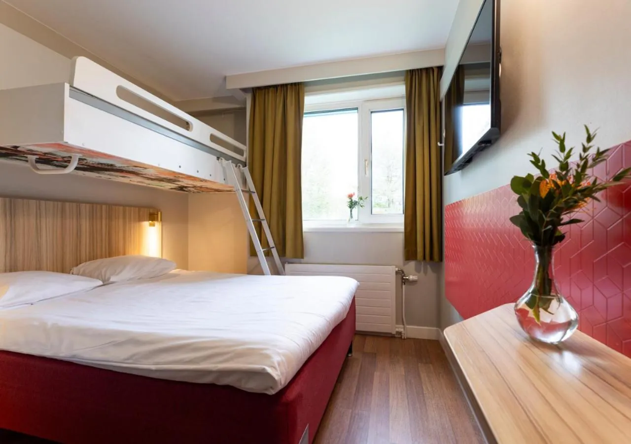 Photo of the whole room, Bed in Good Morning Västerås