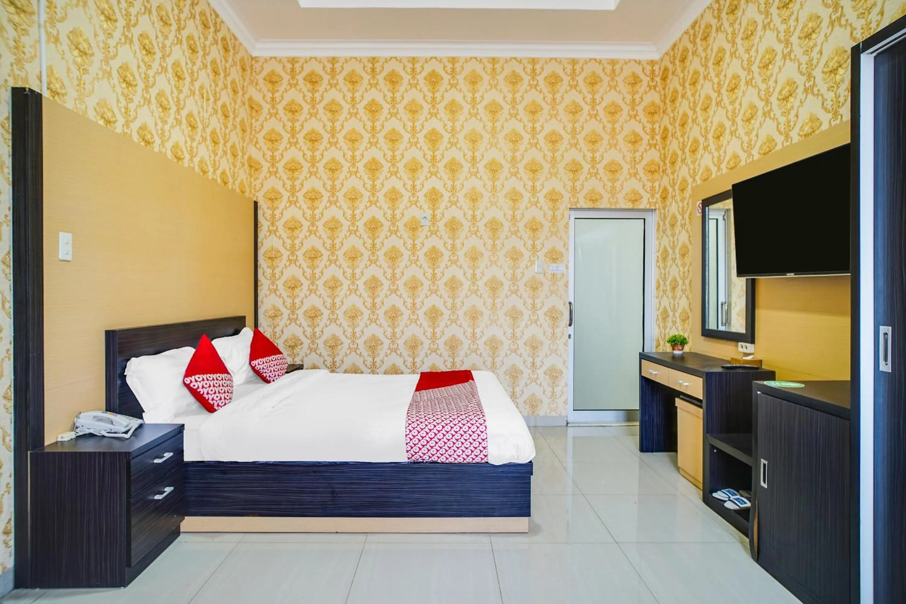 Bedroom in Capital O 540 Esther Hotel