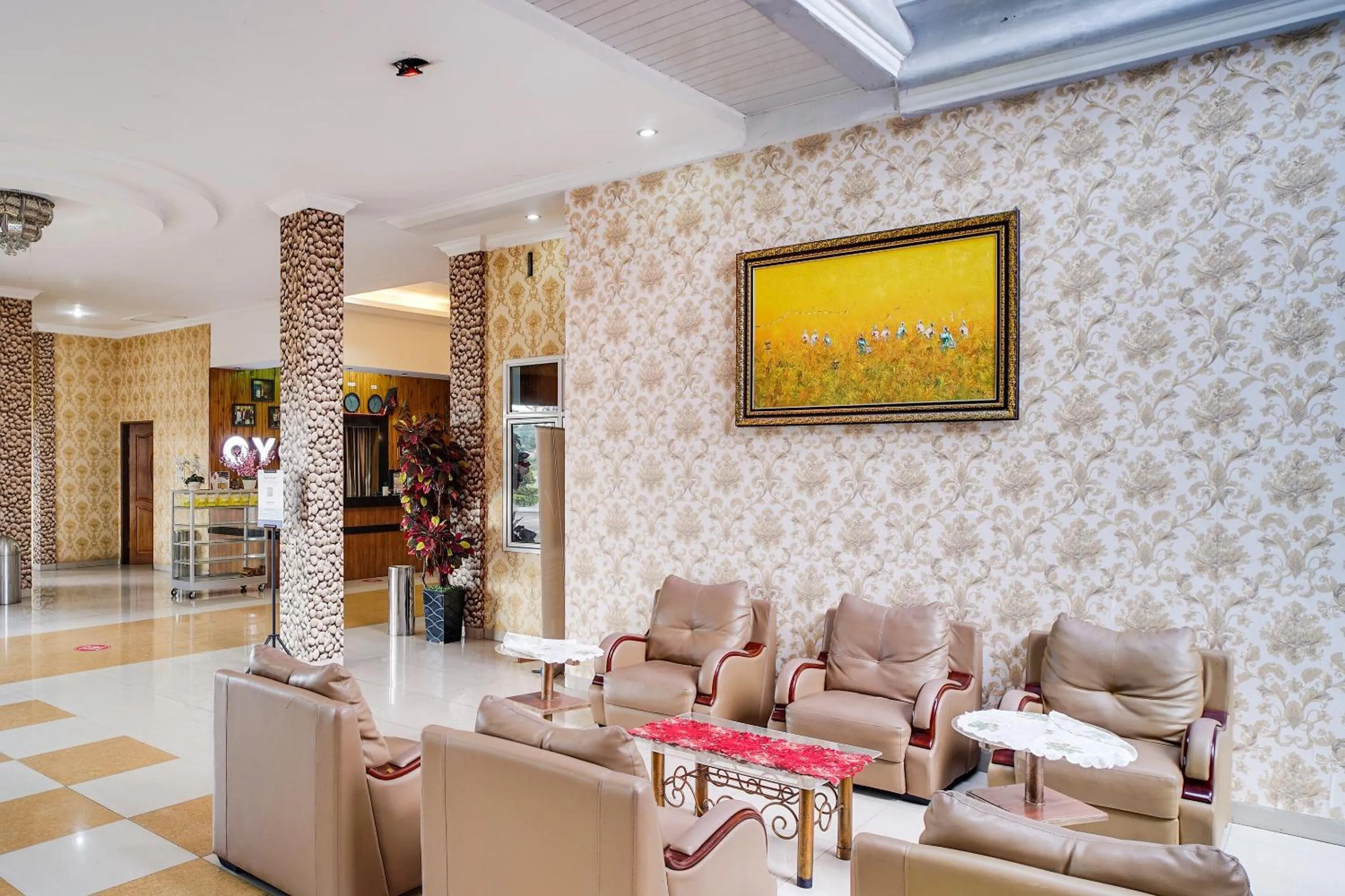 Lobby or reception in Capital O 540 Esther Hotel