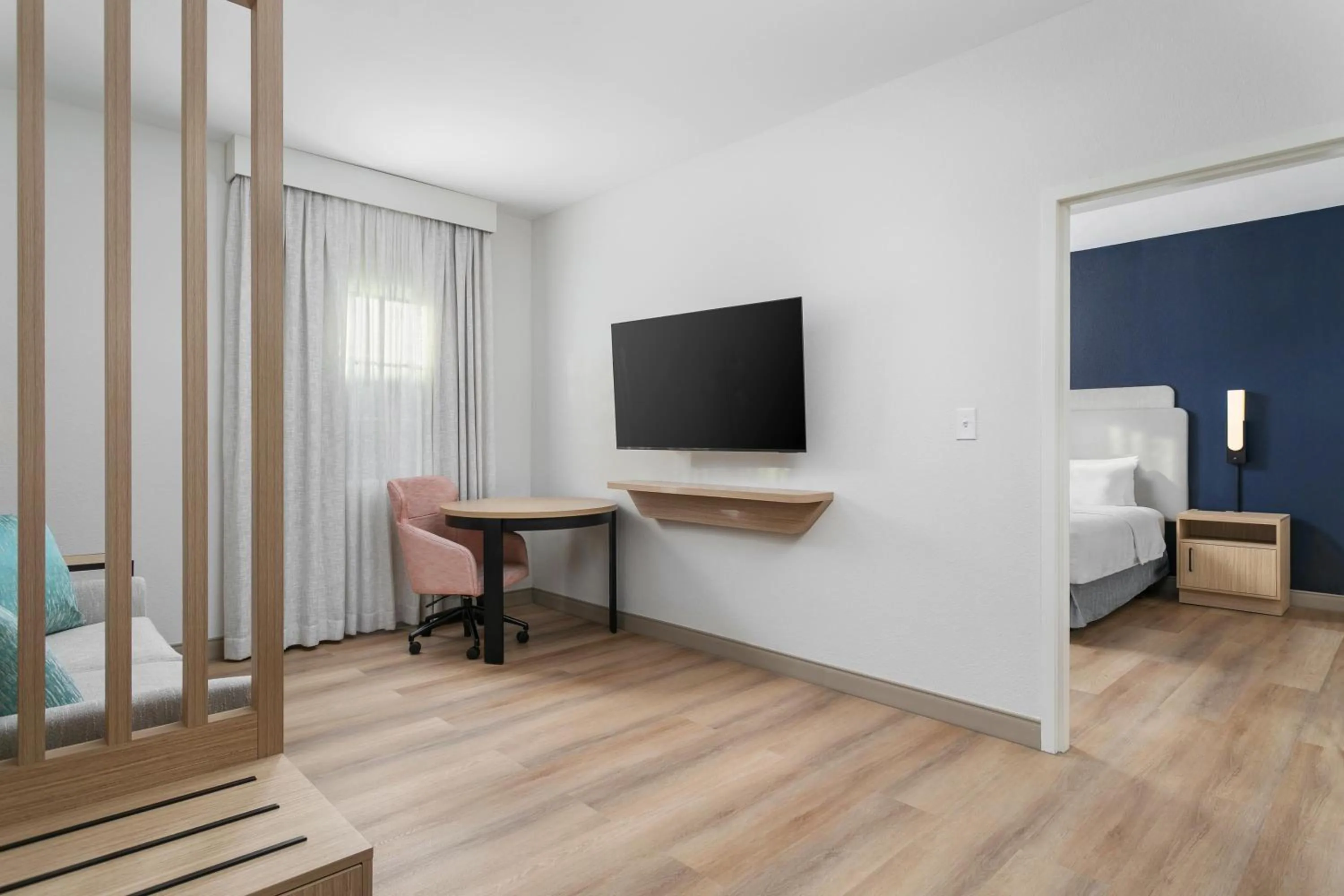 Bedroom, Bed in Hampton Inn New Smyrna Beach