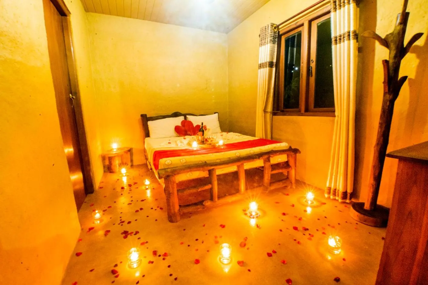 Photo of the whole room, Bed in Top Mountain Resort