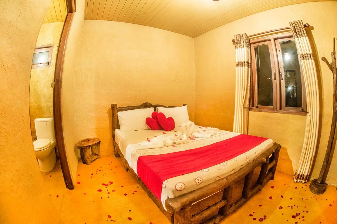 Photo of the whole room, Bed in Top Mountain Resort