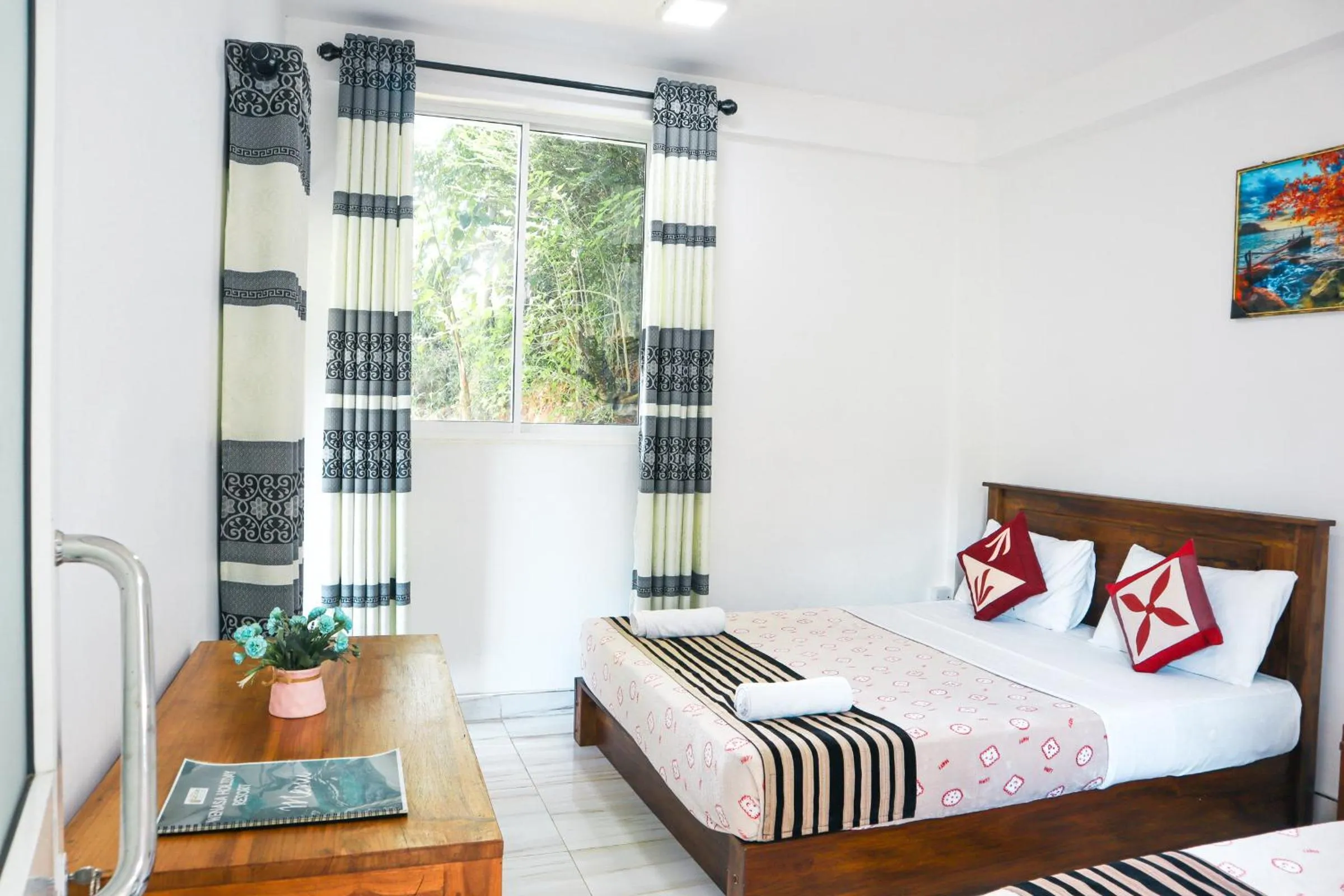 Photo of the whole room, Bed in Top Mountain Resort