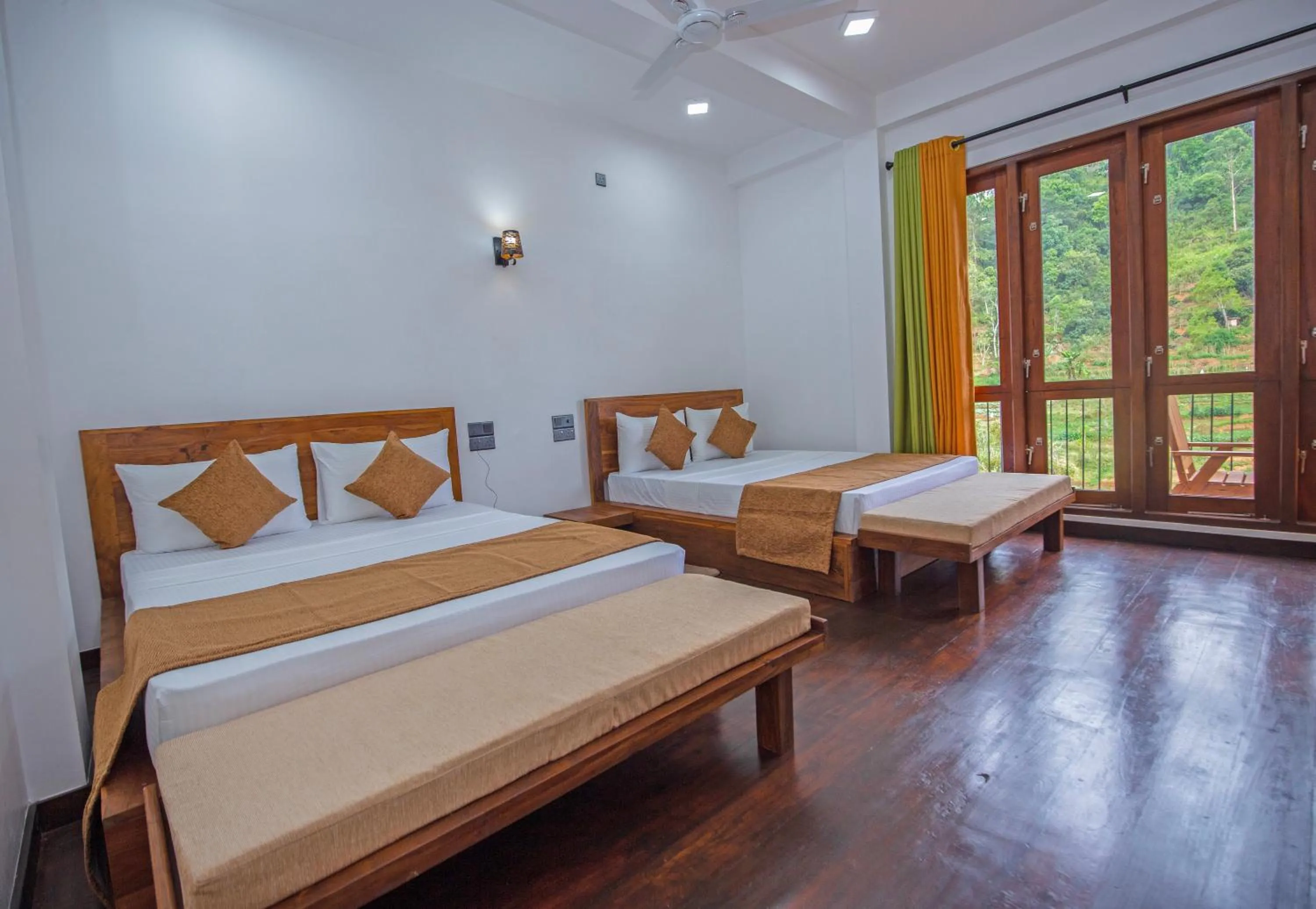 Bedroom, Bed in Top Mountain Resort