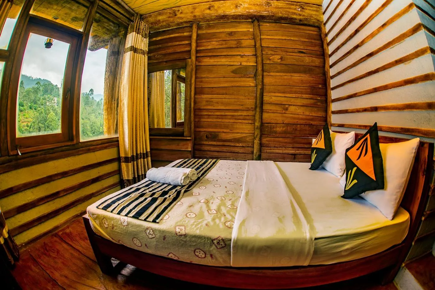 Bedroom, Bed in Top Mountain Resort