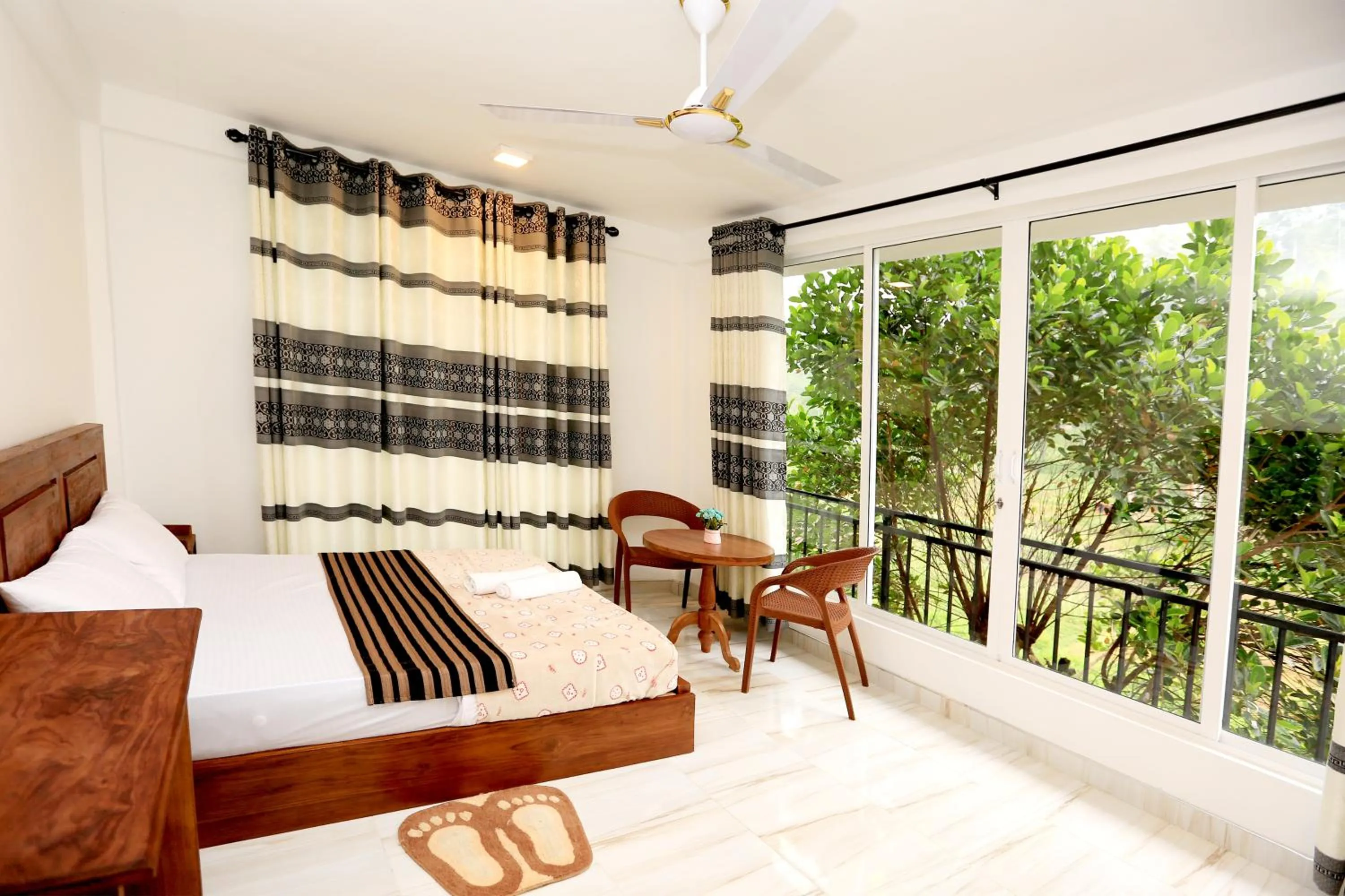 Bedroom, Bed in Top Mountain Resort