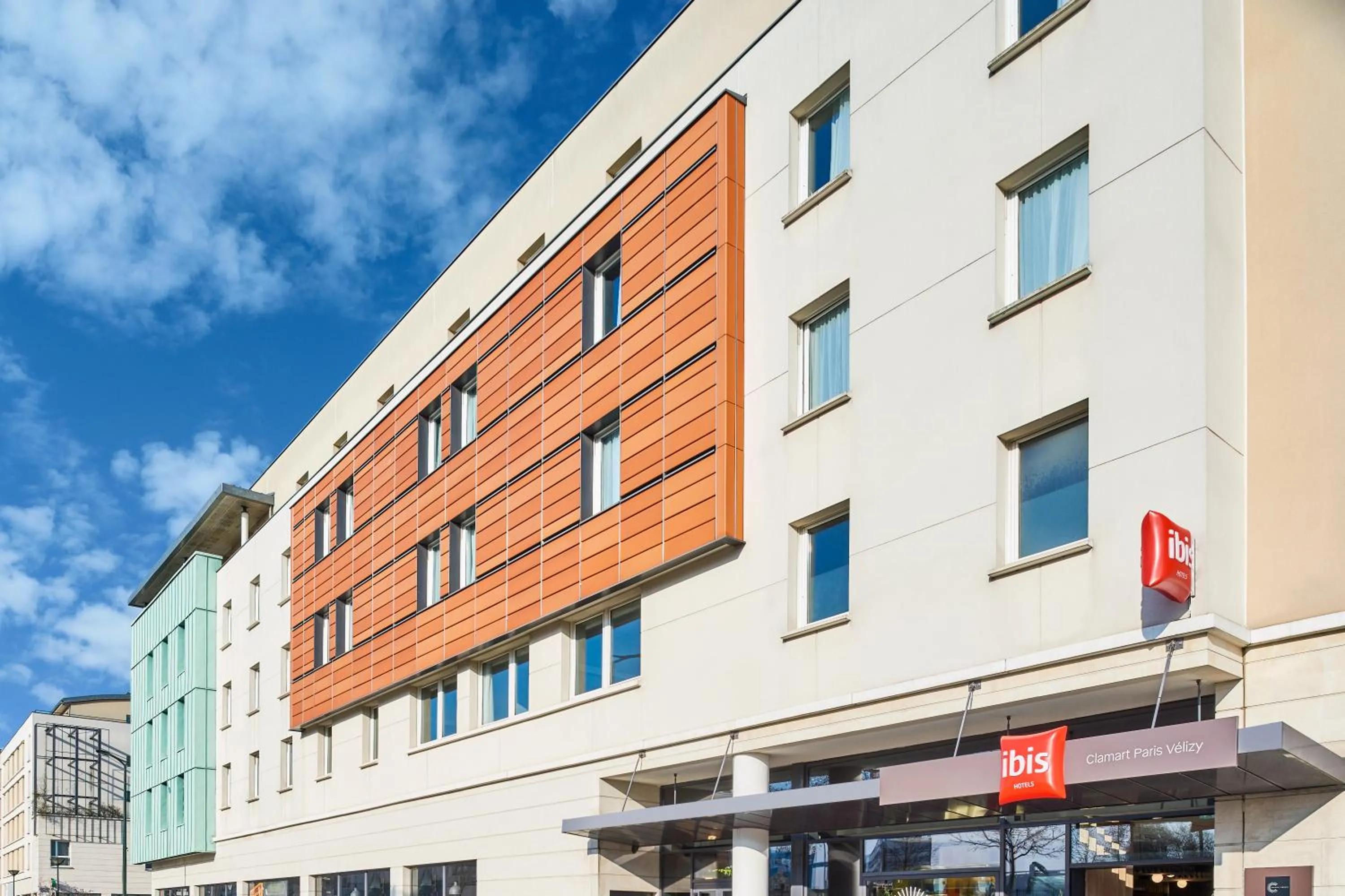 Facade/entrance in ibis Clamart Paris Velizy