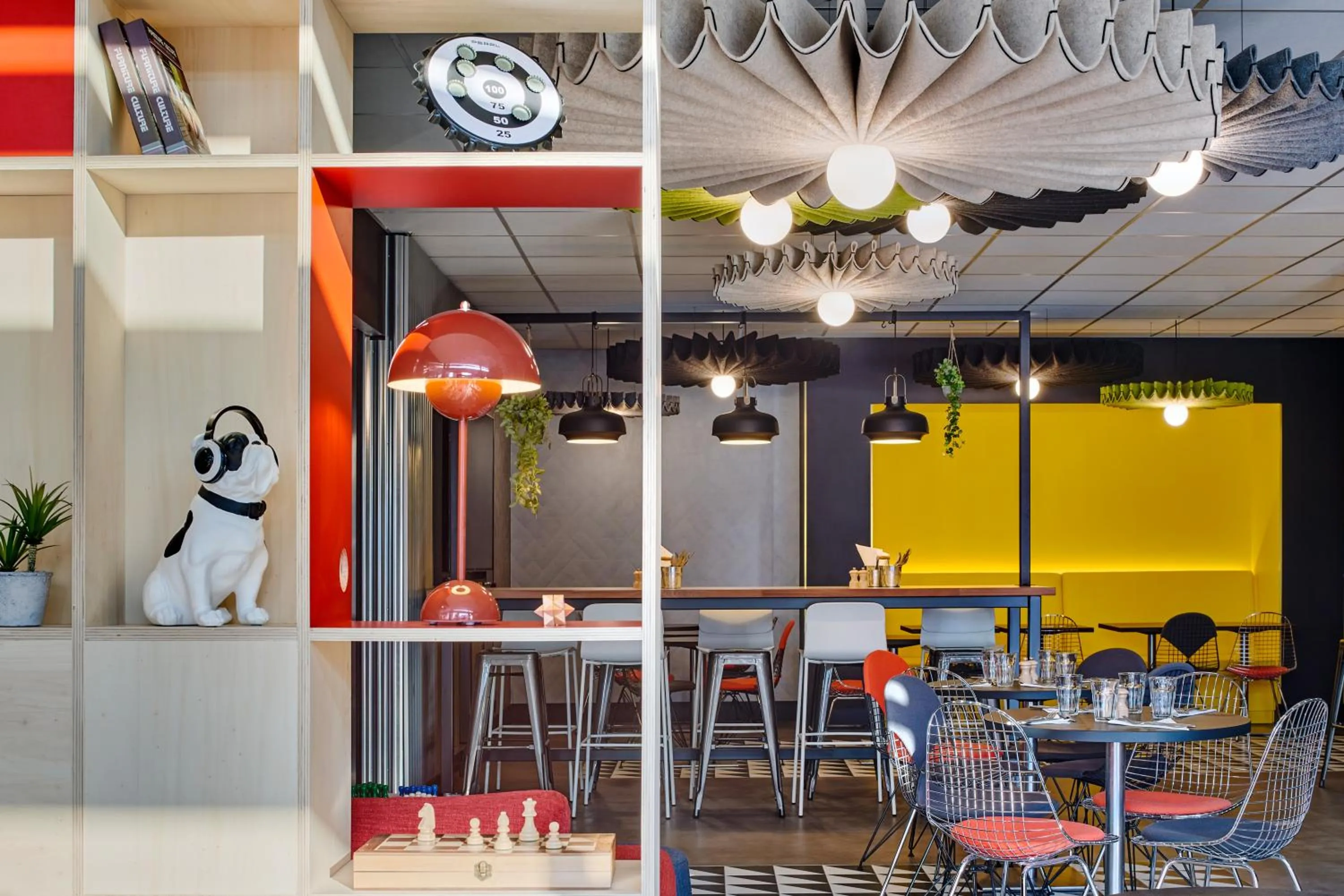 Restaurant/places to eat in ibis Clamart Paris Velizy