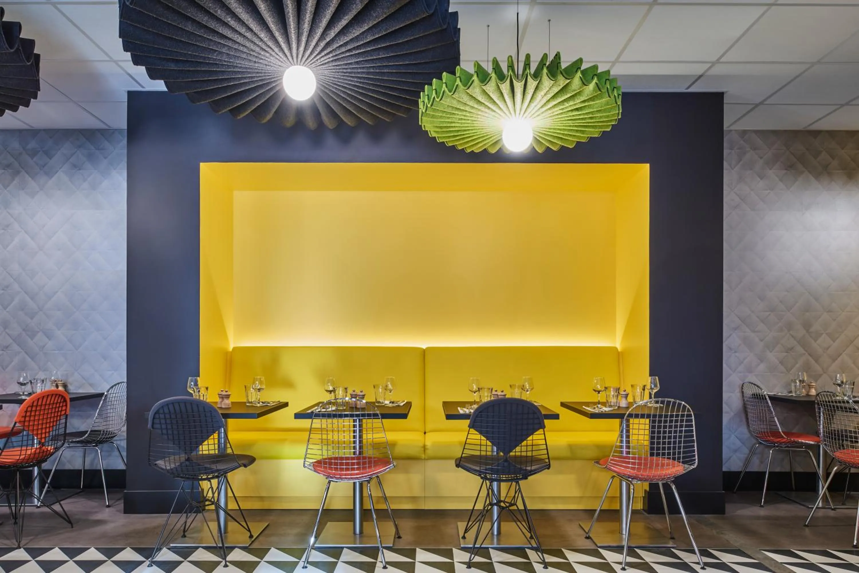 Restaurant/places to eat in ibis Clamart Paris Velizy