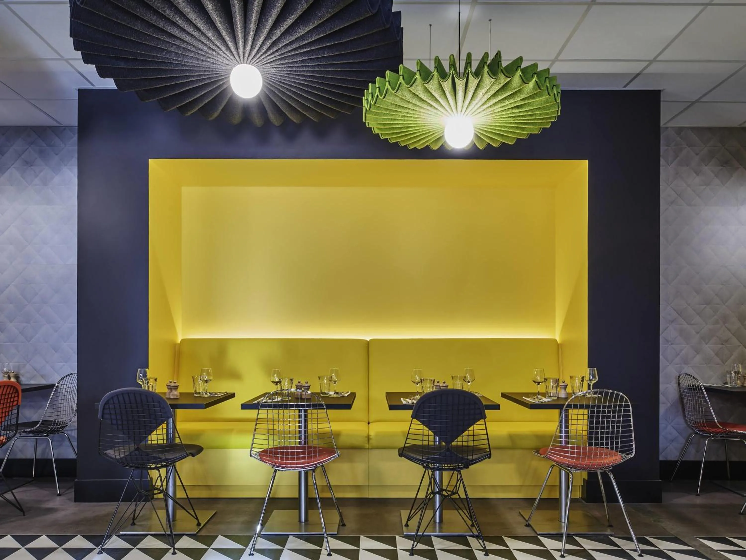 Restaurant/places to eat in ibis Clamart Paris Velizy