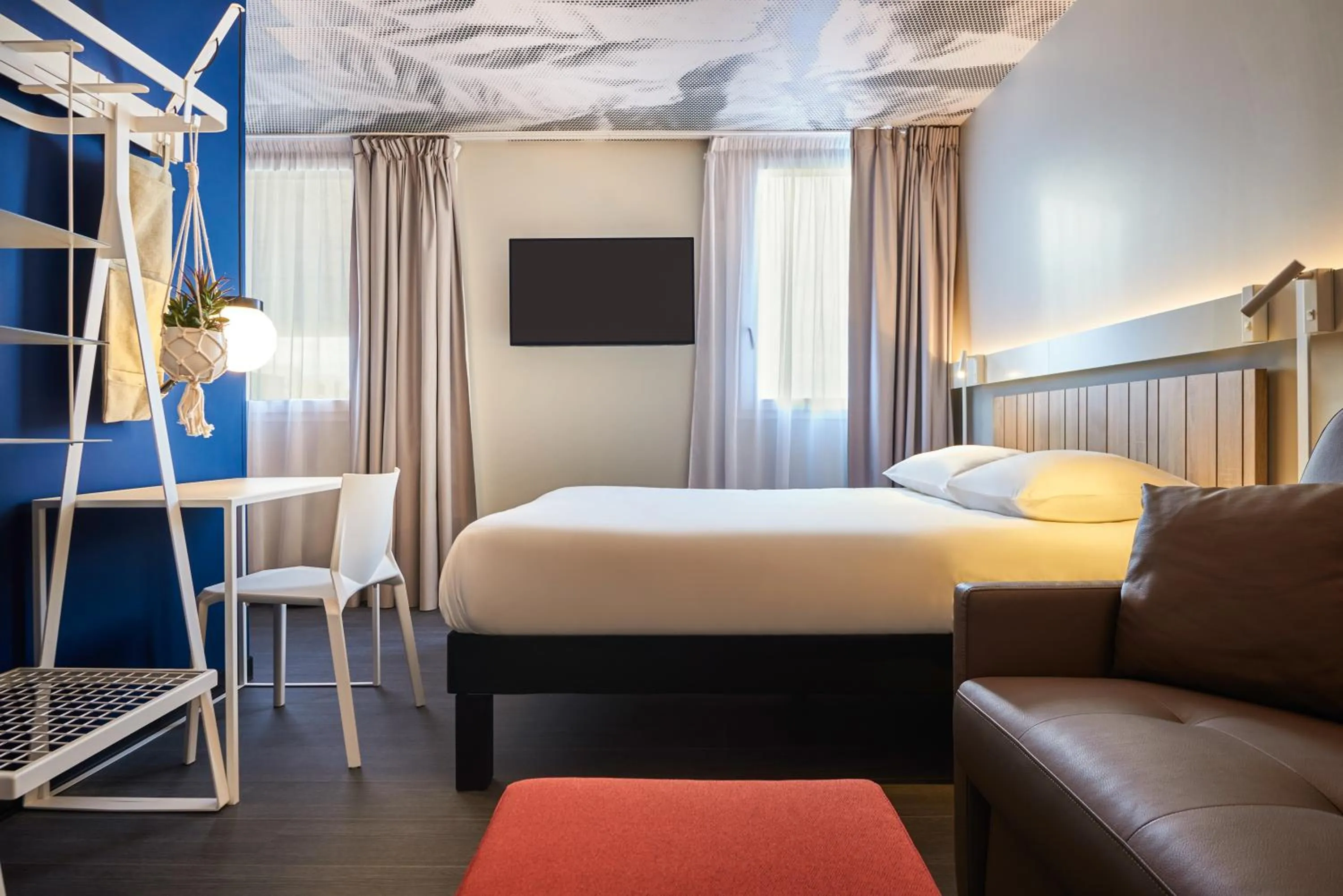 Photo of the whole room, Bed in ibis Clamart Paris Velizy