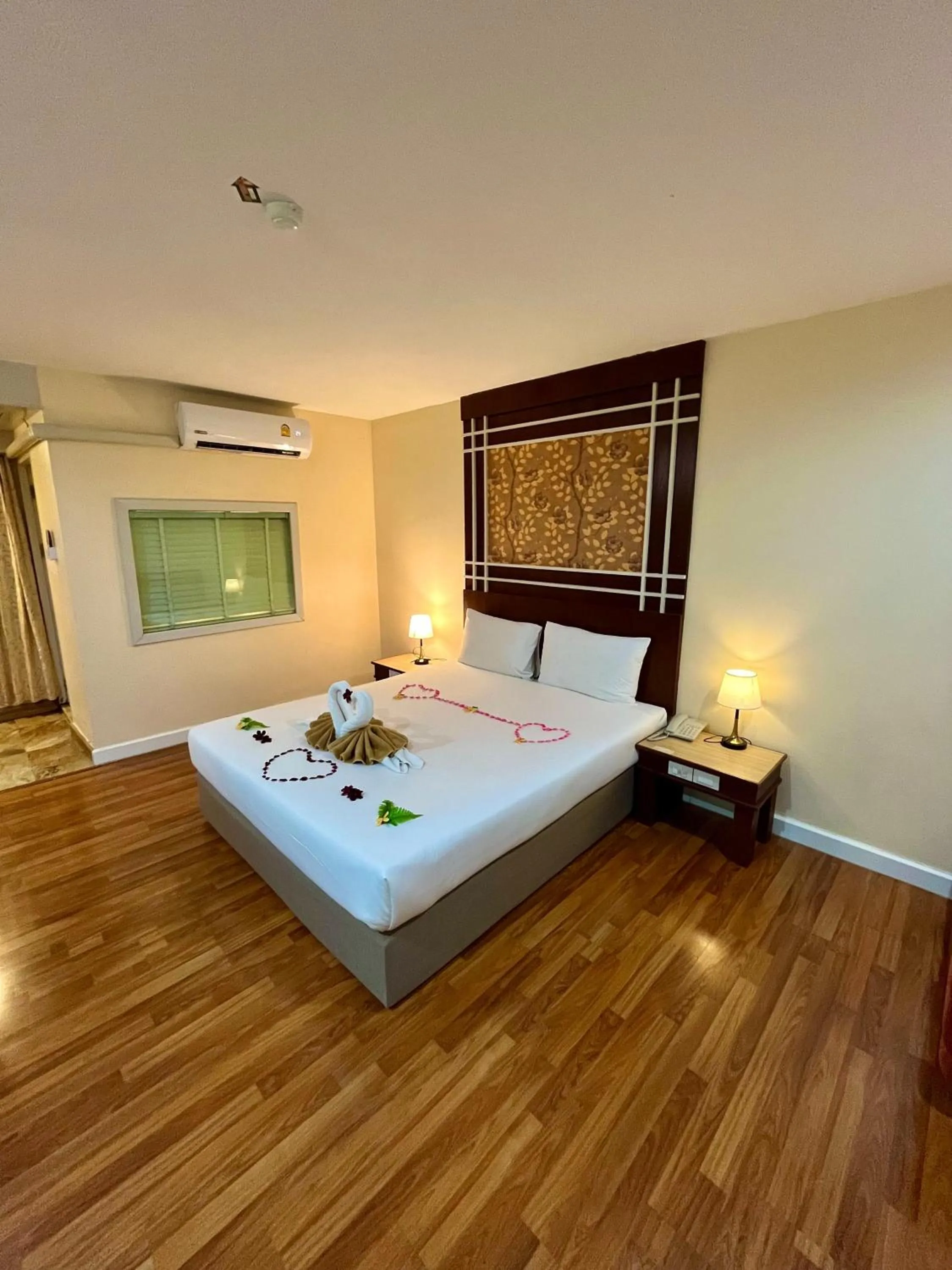 Bedroom, Bed in Friendlytel Hotel