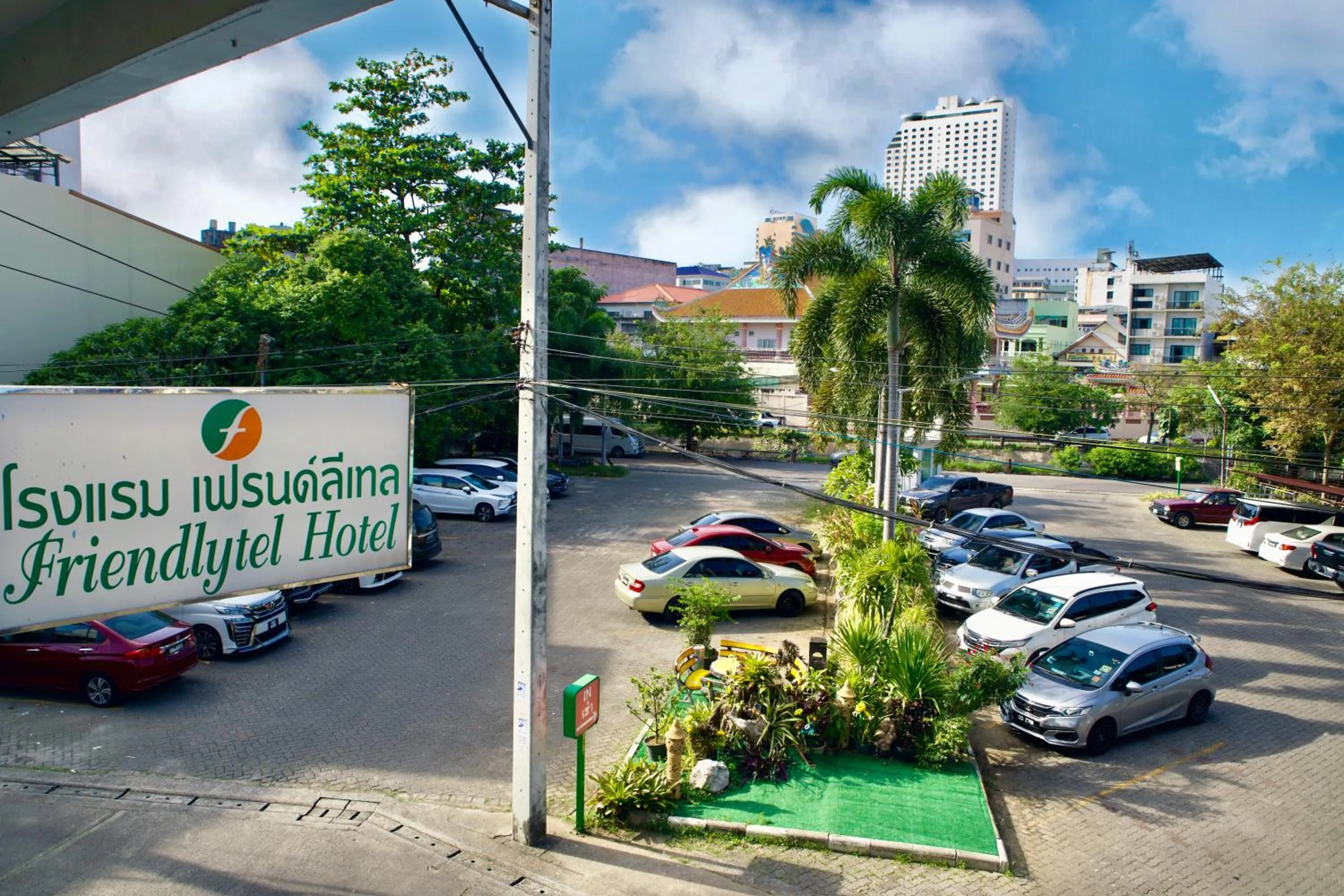 Parking in Friendlytel Hotel