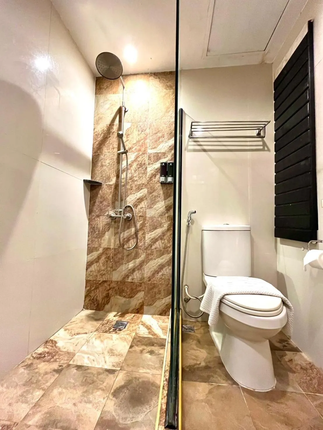 Bathroom in Friendlytel Hotel