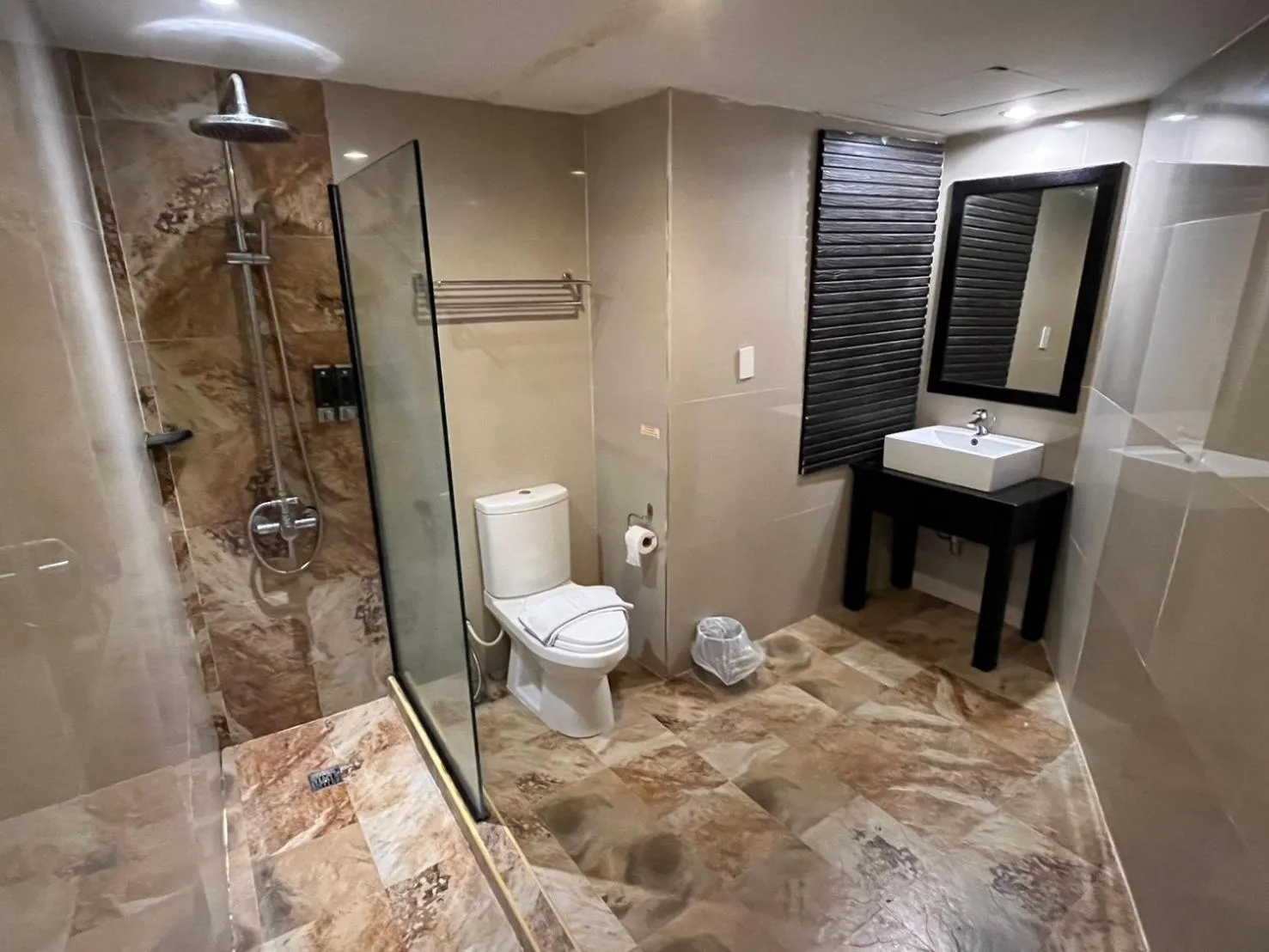 Bathroom in Friendlytel Hotel