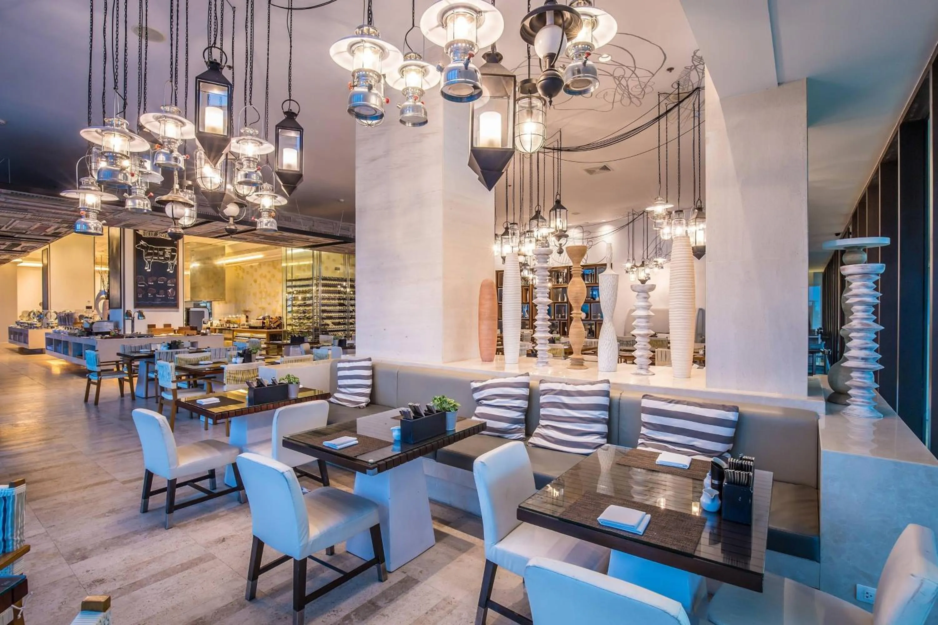 Restaurant/places to eat in Rayong Marriott Resort & Spa