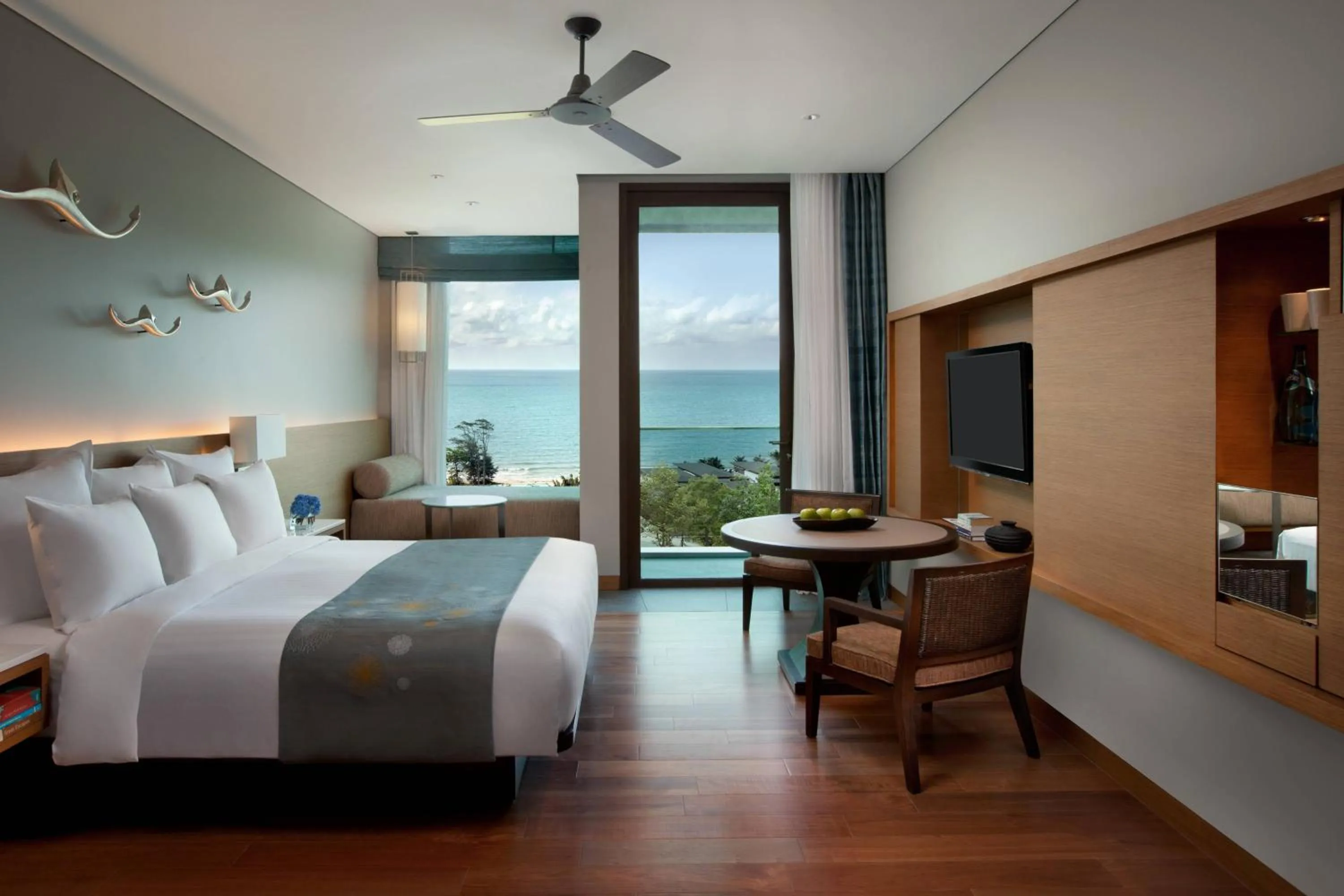 Photo of the whole room, Bed in Rayong Marriott Resort & Spa