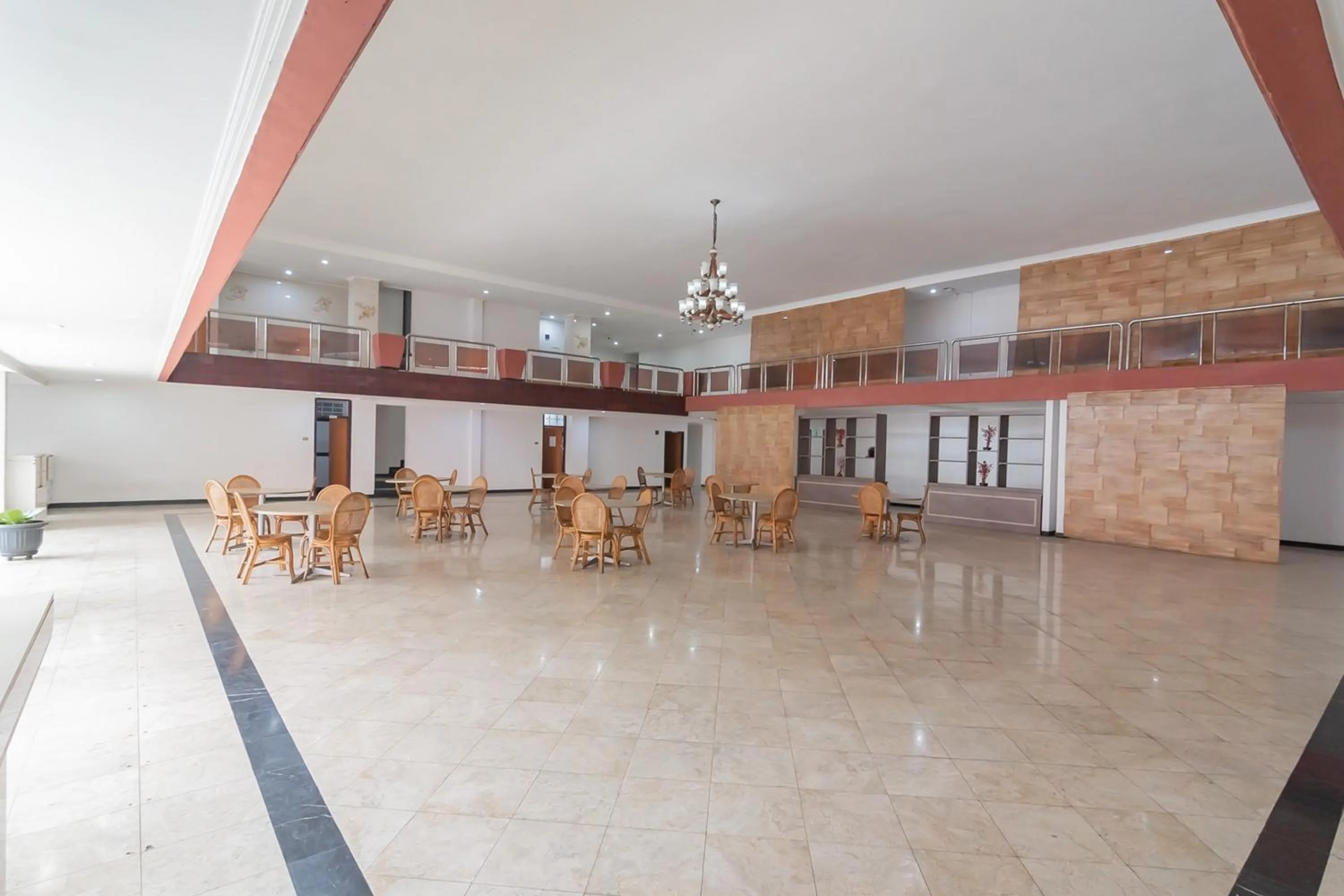 Restaurant/places to eat in RedDoorz near Sukabumi Station 2