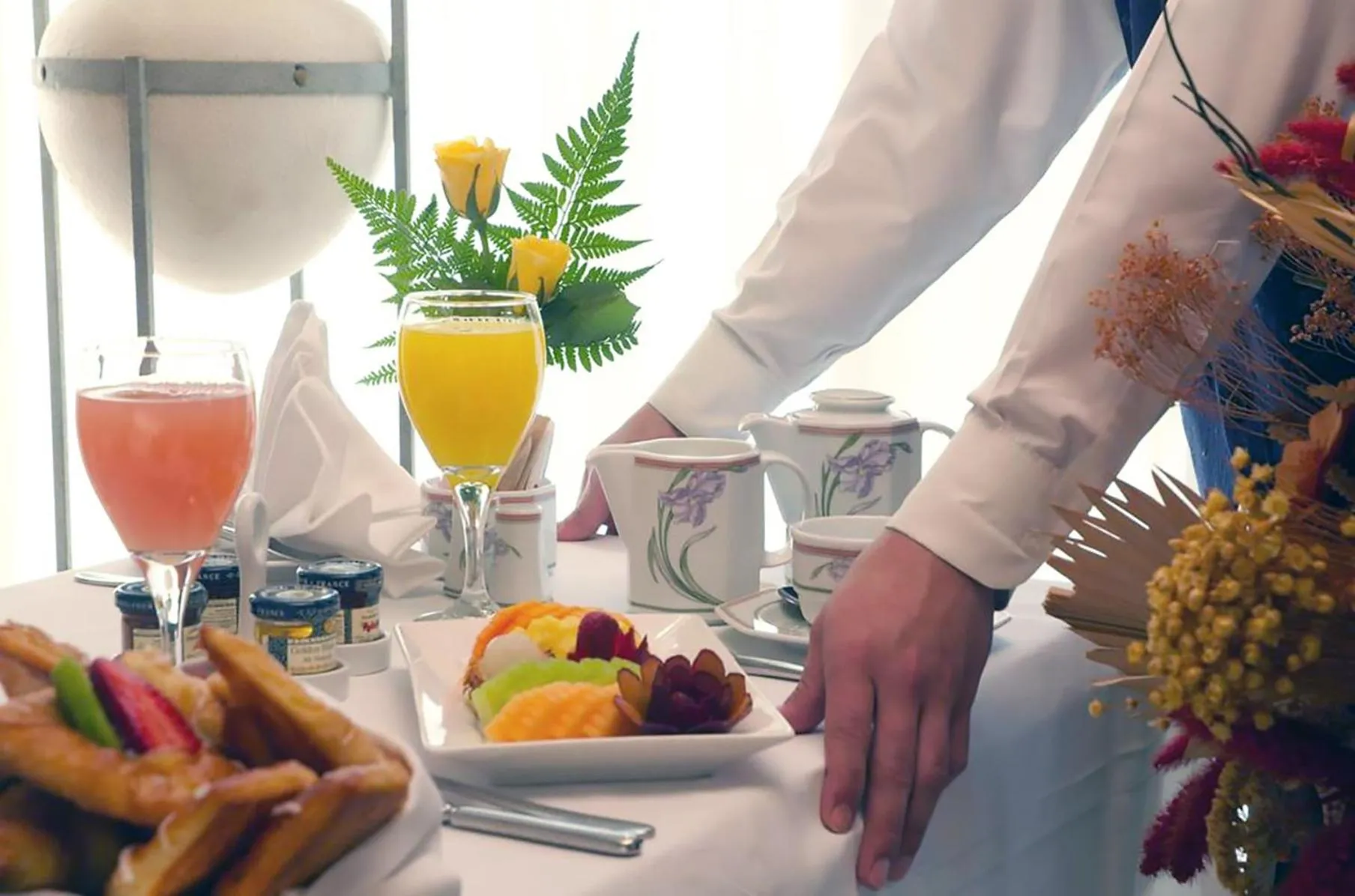 Bedroom in Millennium Plaza Downtown Suites