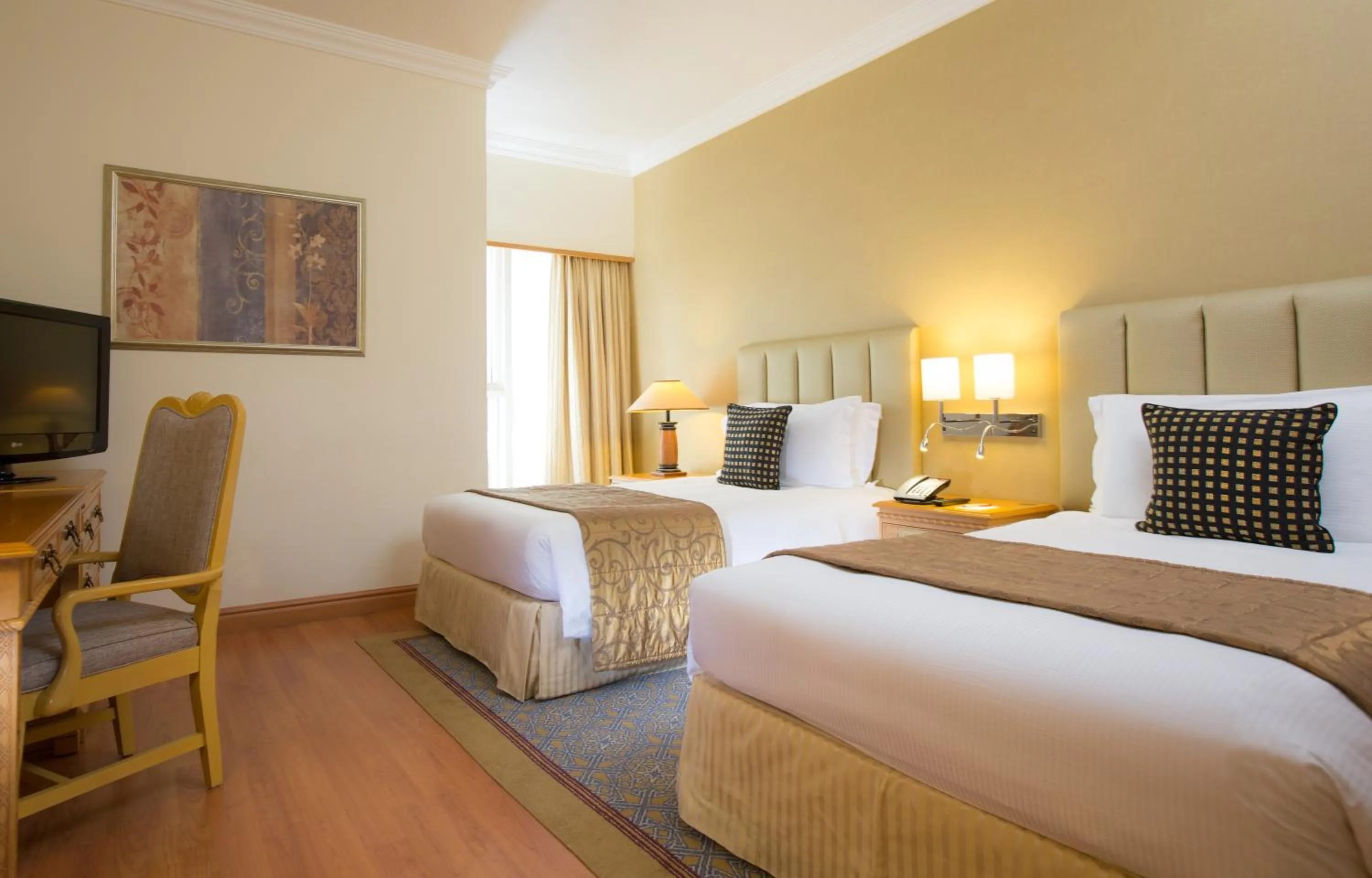 Bedroom, Bed in Millennium Plaza Downtown Suites