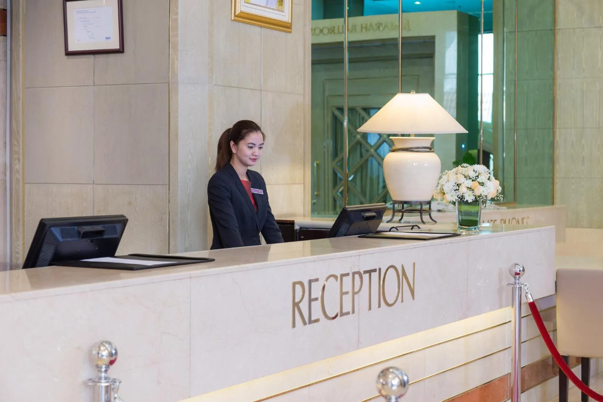 Lobby or reception in Millennium Plaza Downtown Suites