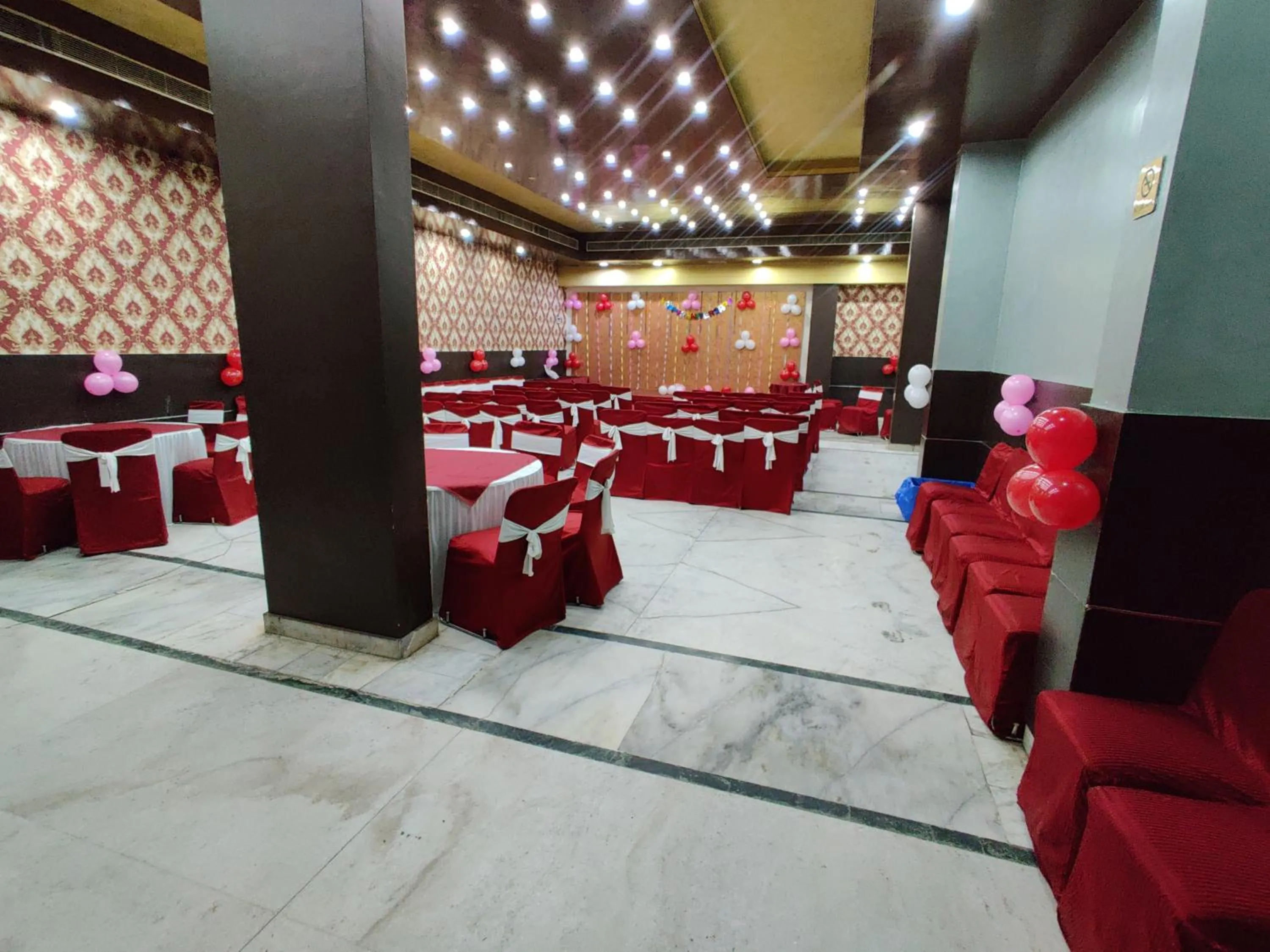Banquet/Function facilities in Hotel Savi Regency