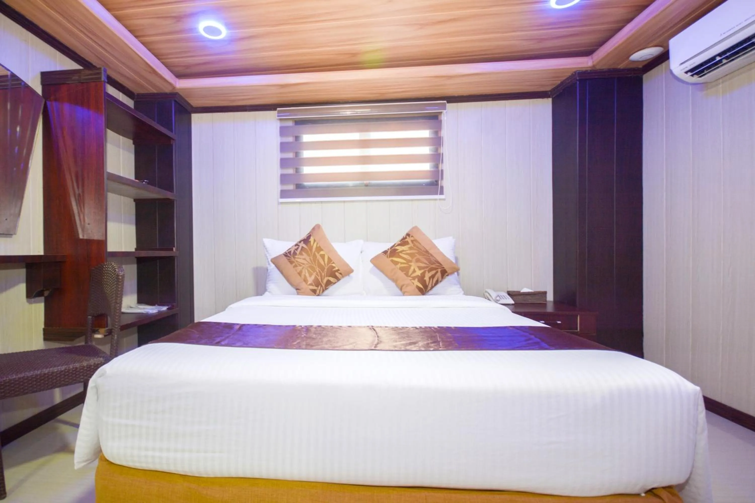 Bed in Diamond Water Edge Resort