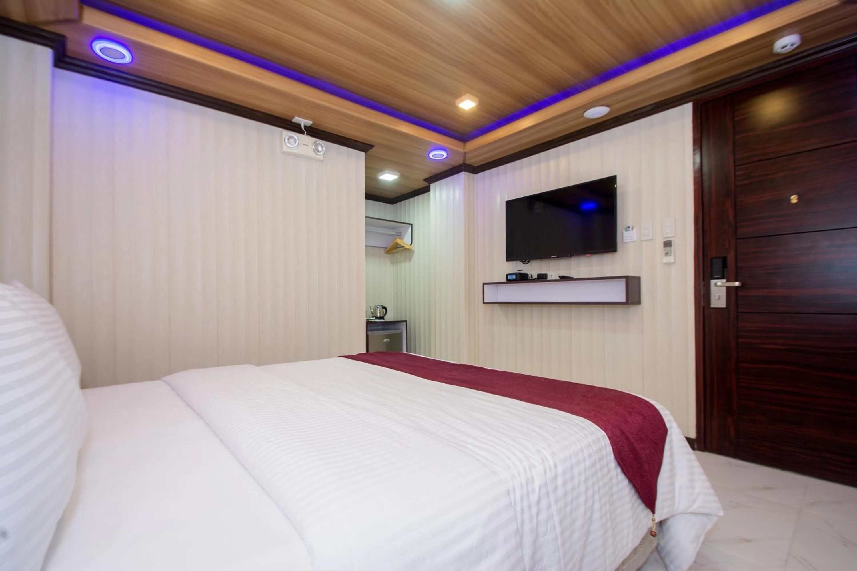 Bedroom, Bed in Diamond Water Edge Resort