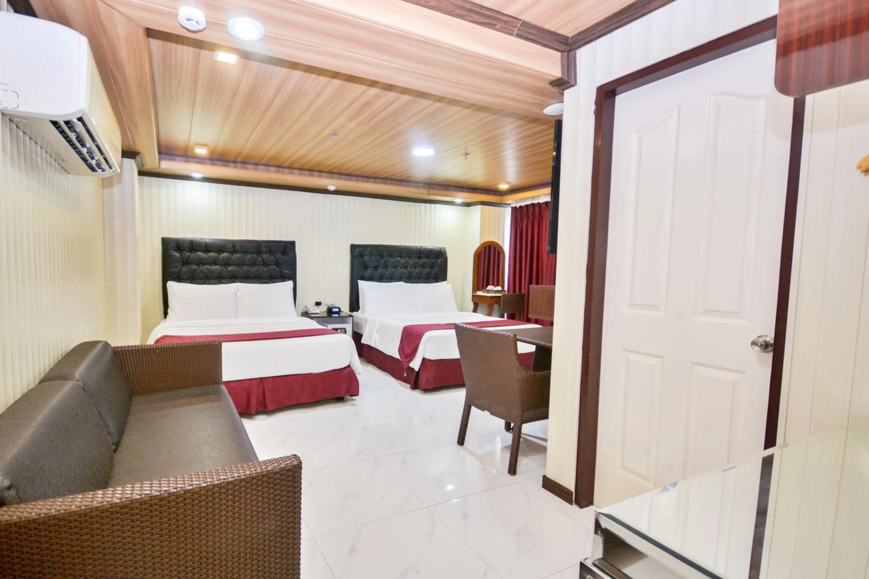 Bed in Diamond Water Edge Resort