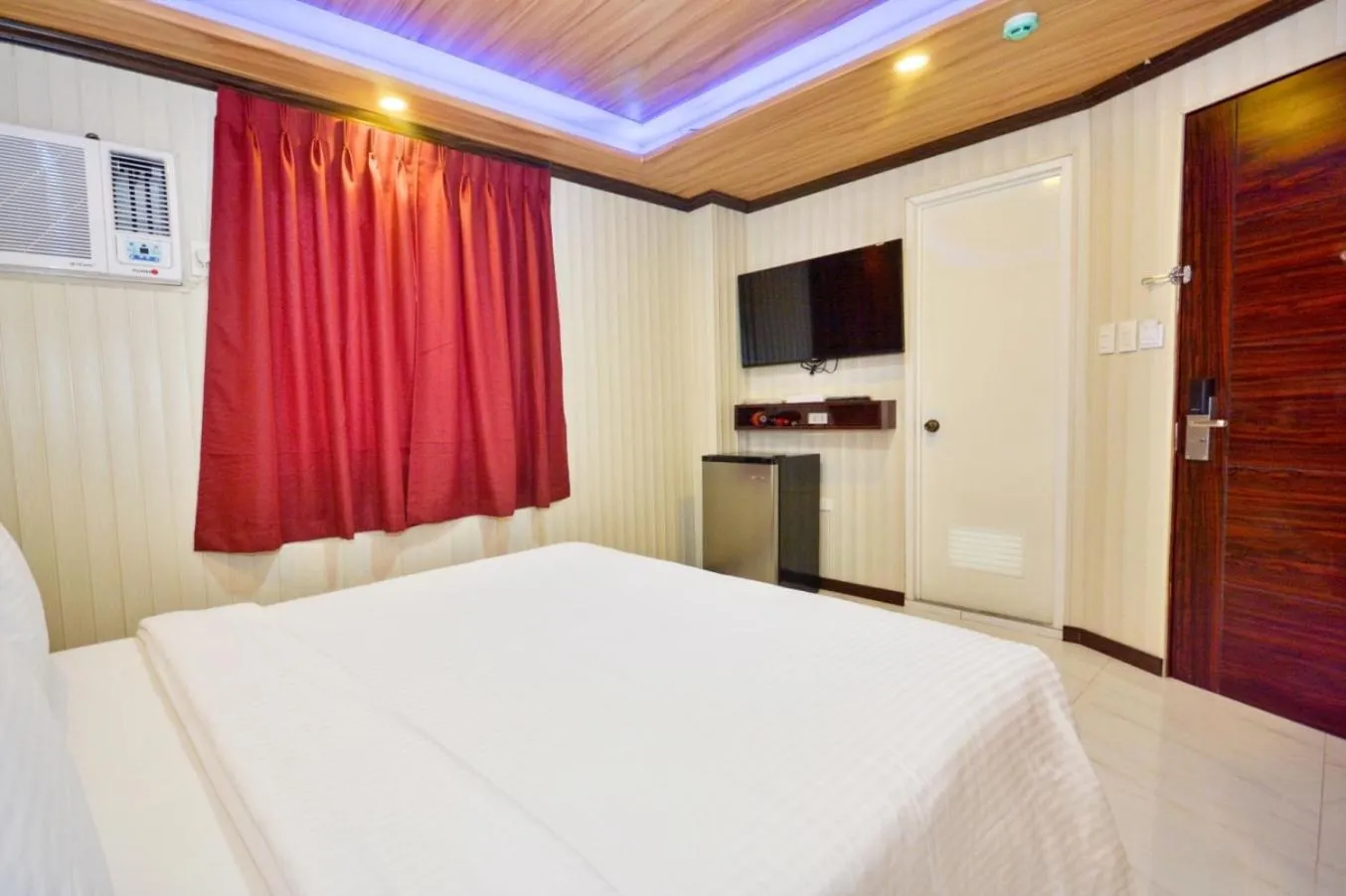 Bedroom, Bed in Diamond Water Edge Resort