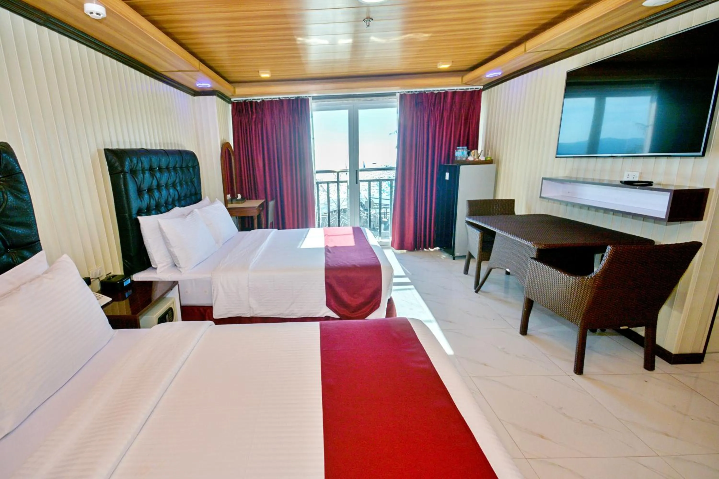 Bedroom, Bed in Diamond Water Edge Resort