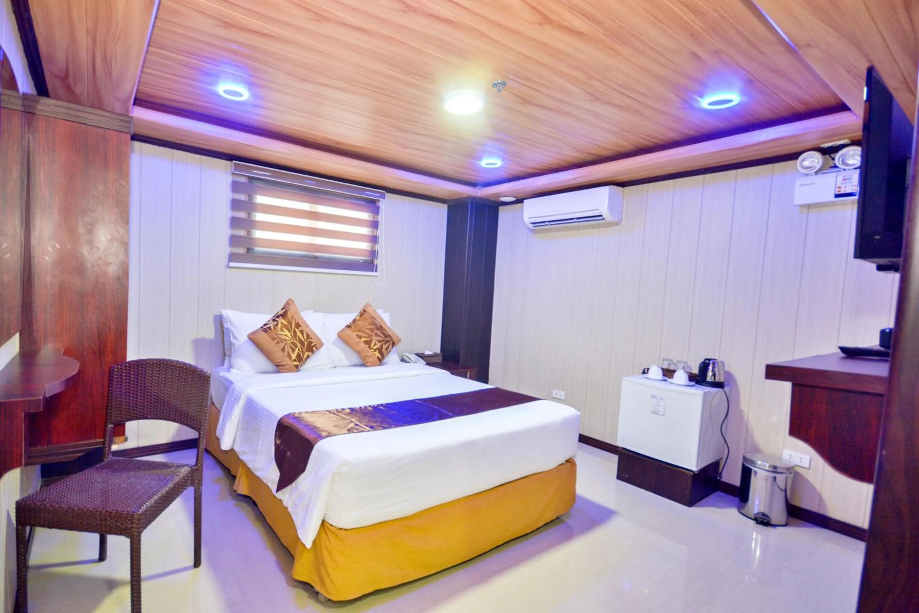 Bedroom, Bed in Diamond Water Edge Resort