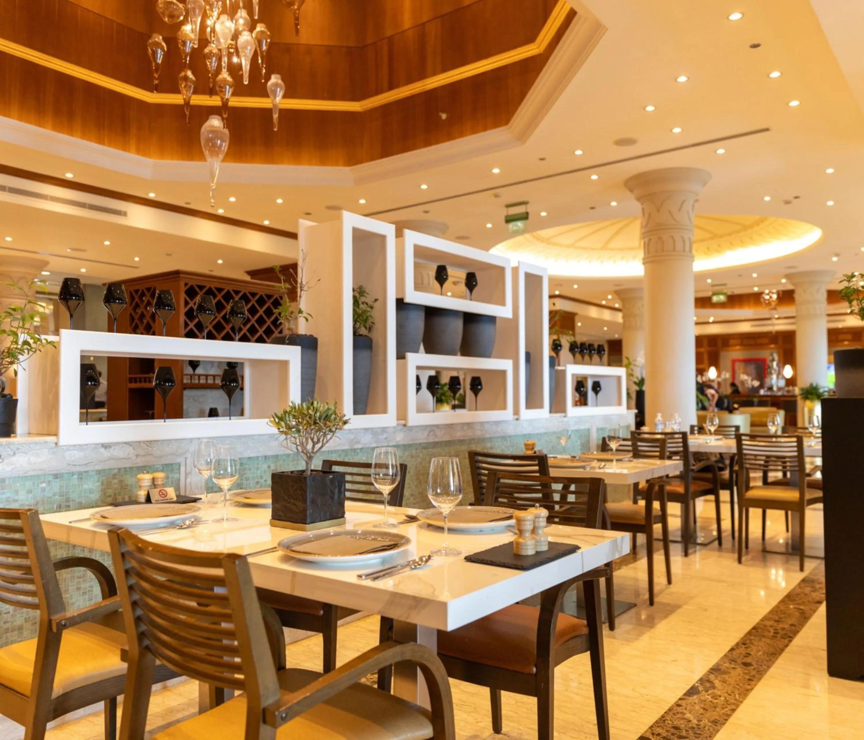 Restaurant/places to eat in Crowne Plaza Jordan Dead Sea Resort & Spa by IHG