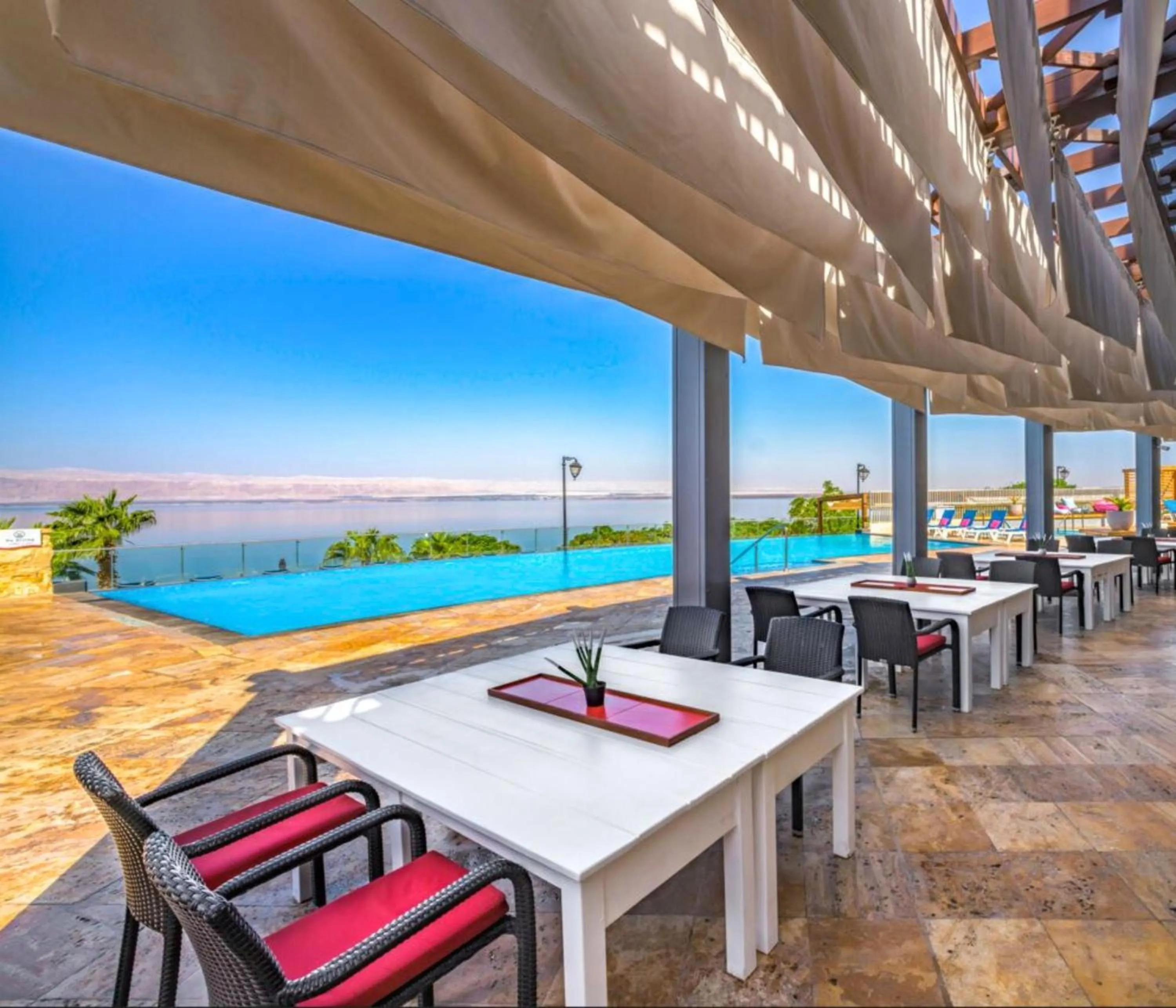 Restaurant/places to eat in Crowne Plaza Jordan Dead Sea Resort & Spa by IHG