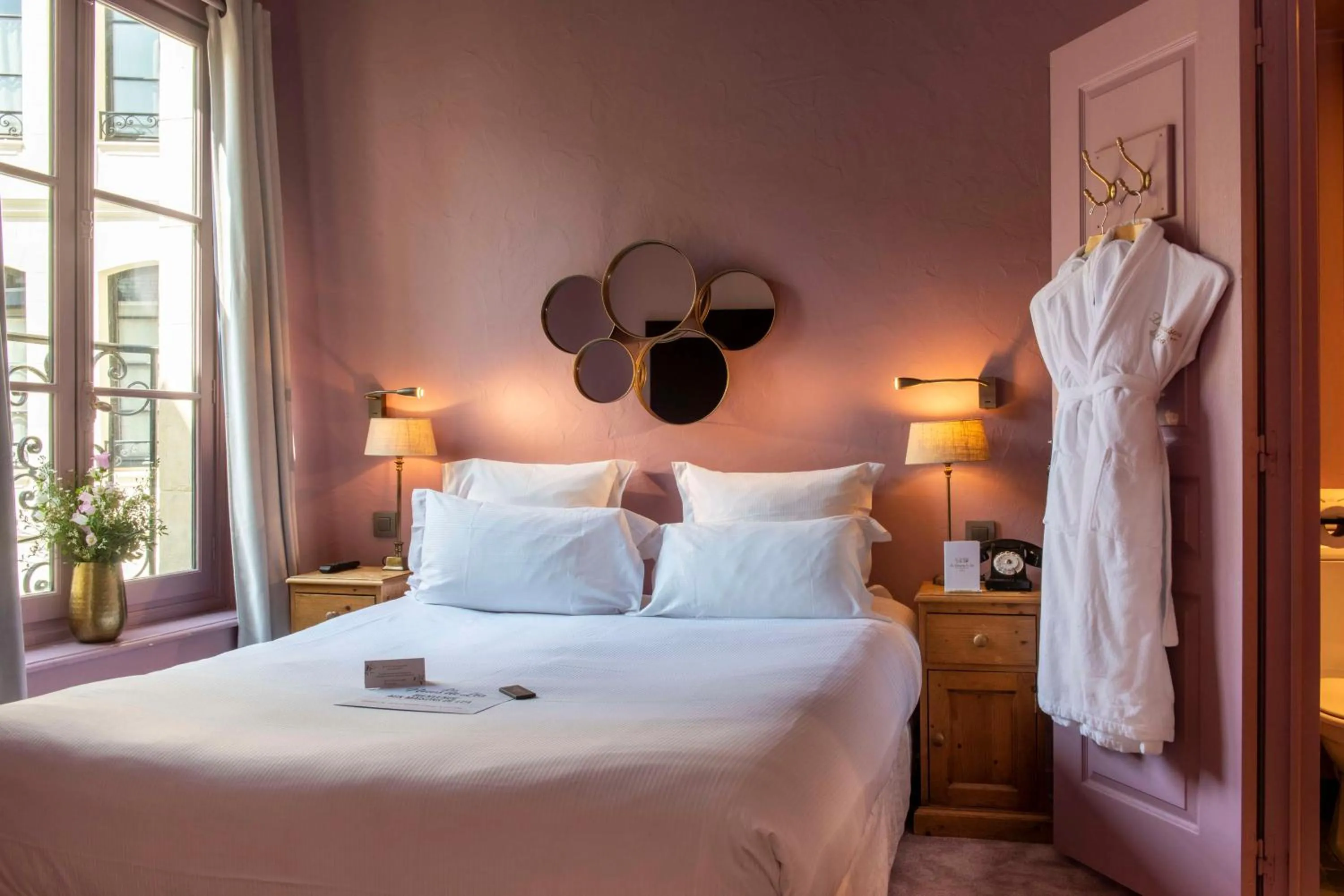 Bedroom, Bed in Les Maisons de Léa & Spa - Radisson Individuals