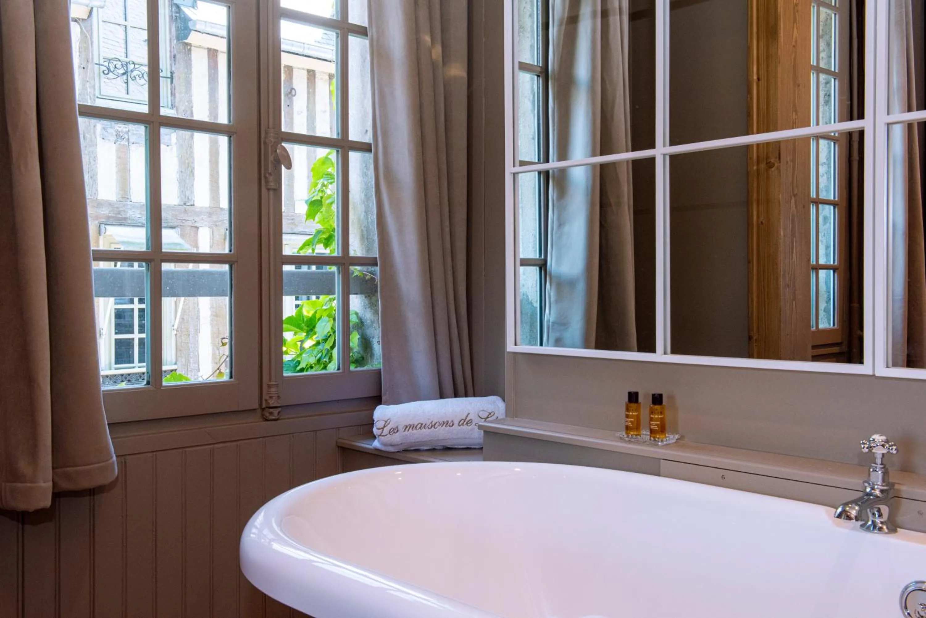 Property building in Les Maisons de Léa & Spa - Radisson Individuals