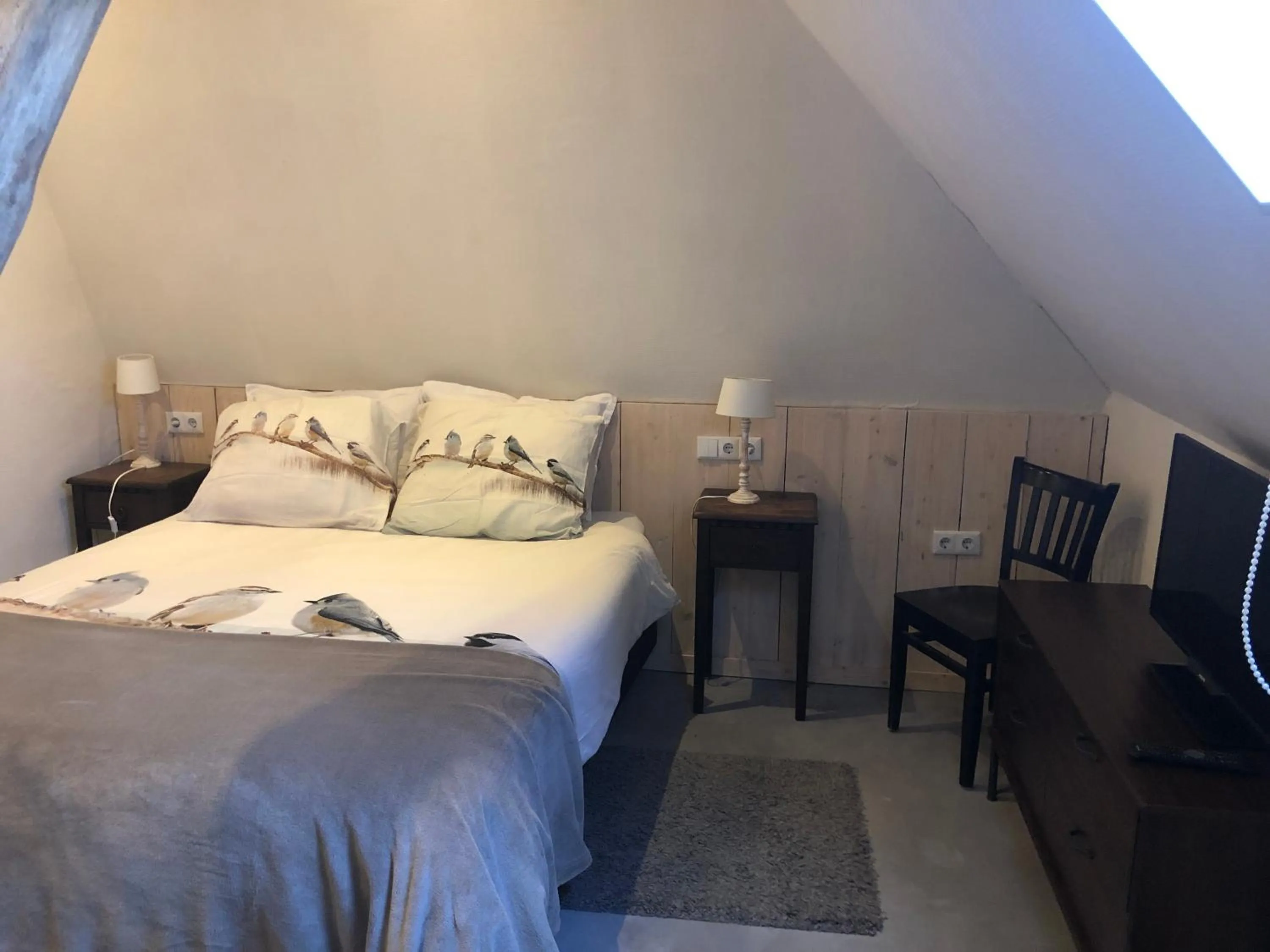 Bed in Slaopen en Stoet