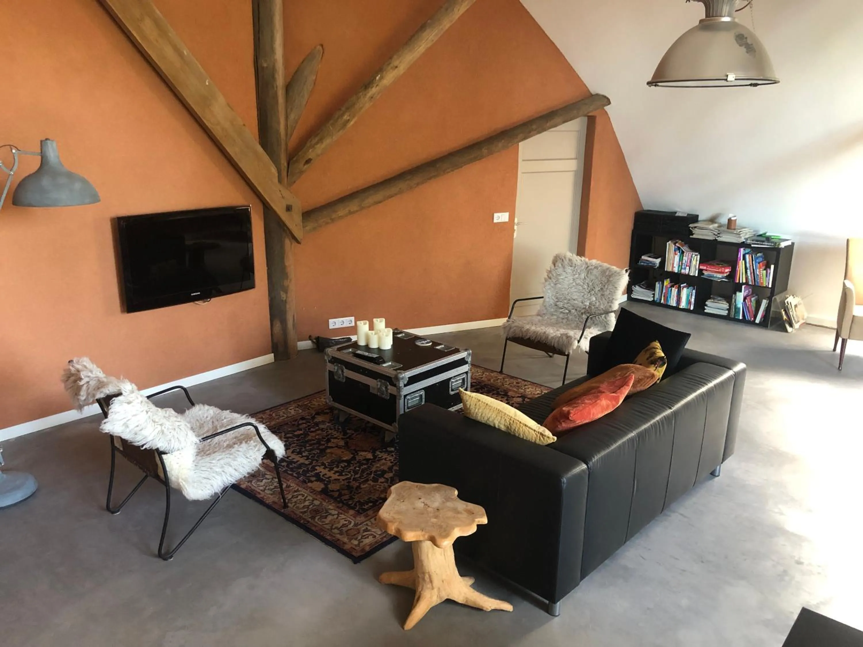 Communal lounge/ TV room in Slaopen en Stoet