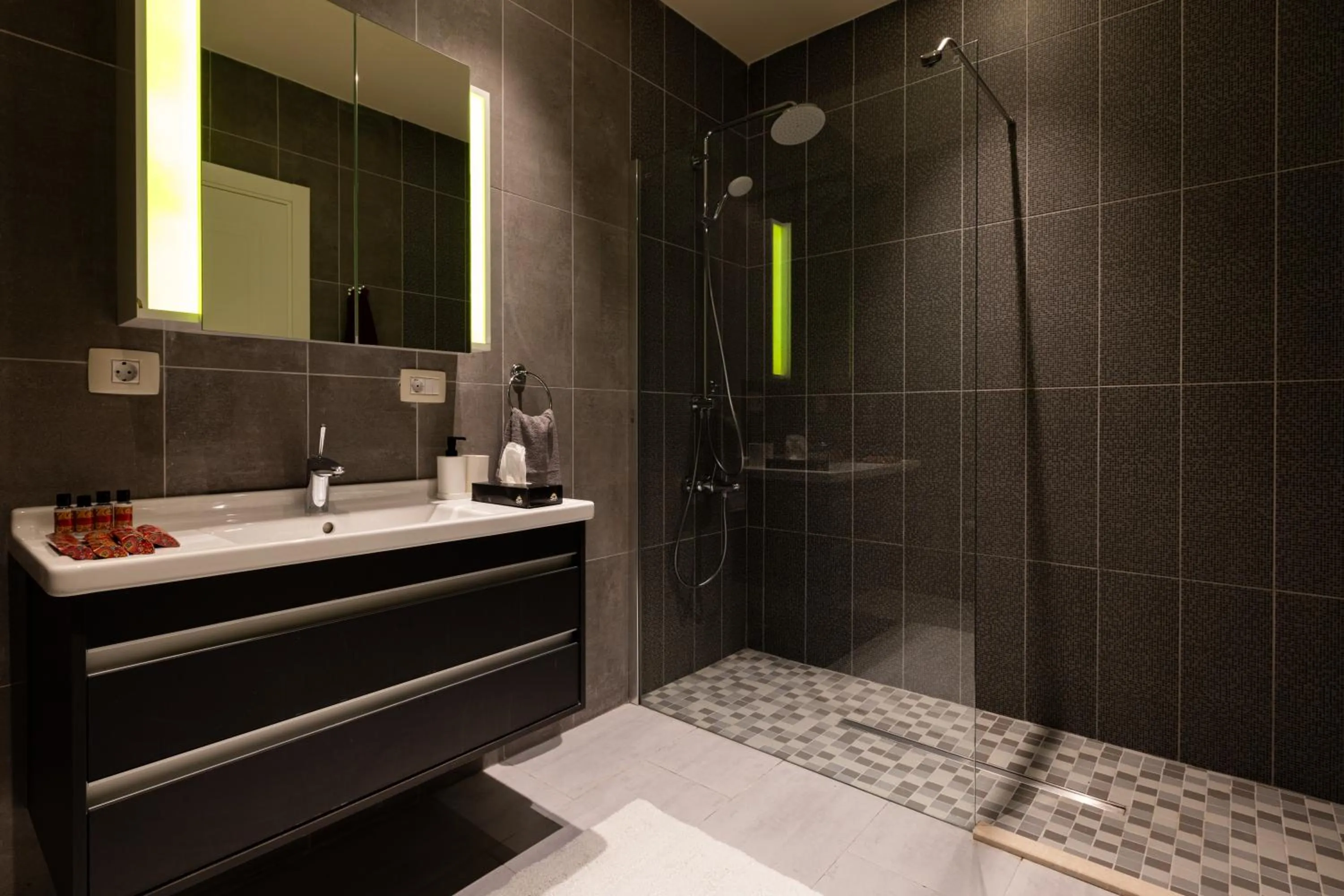 Shower in Dreamland Golf Hotel Baku