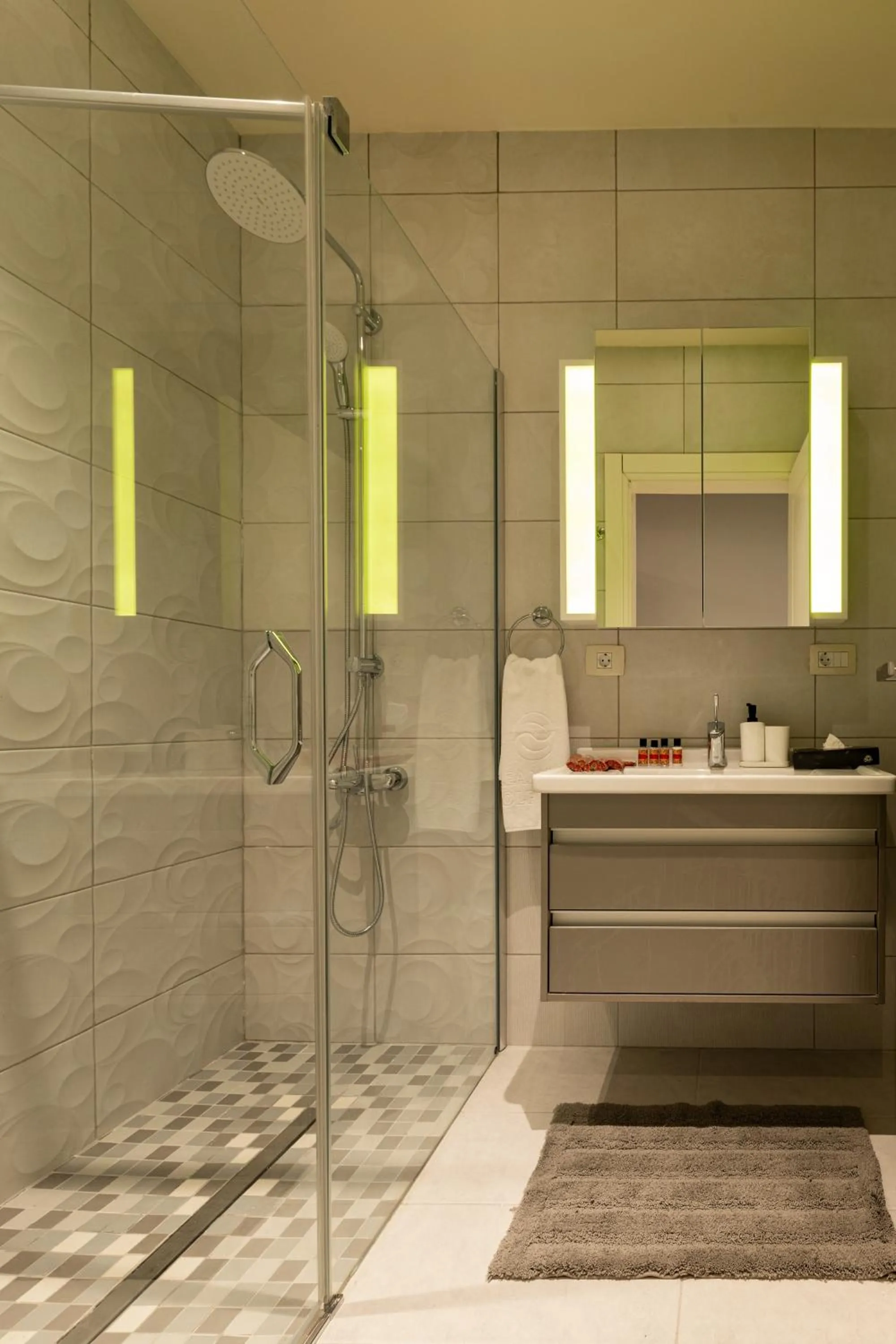 Shower in Dreamland Golf Hotel Baku